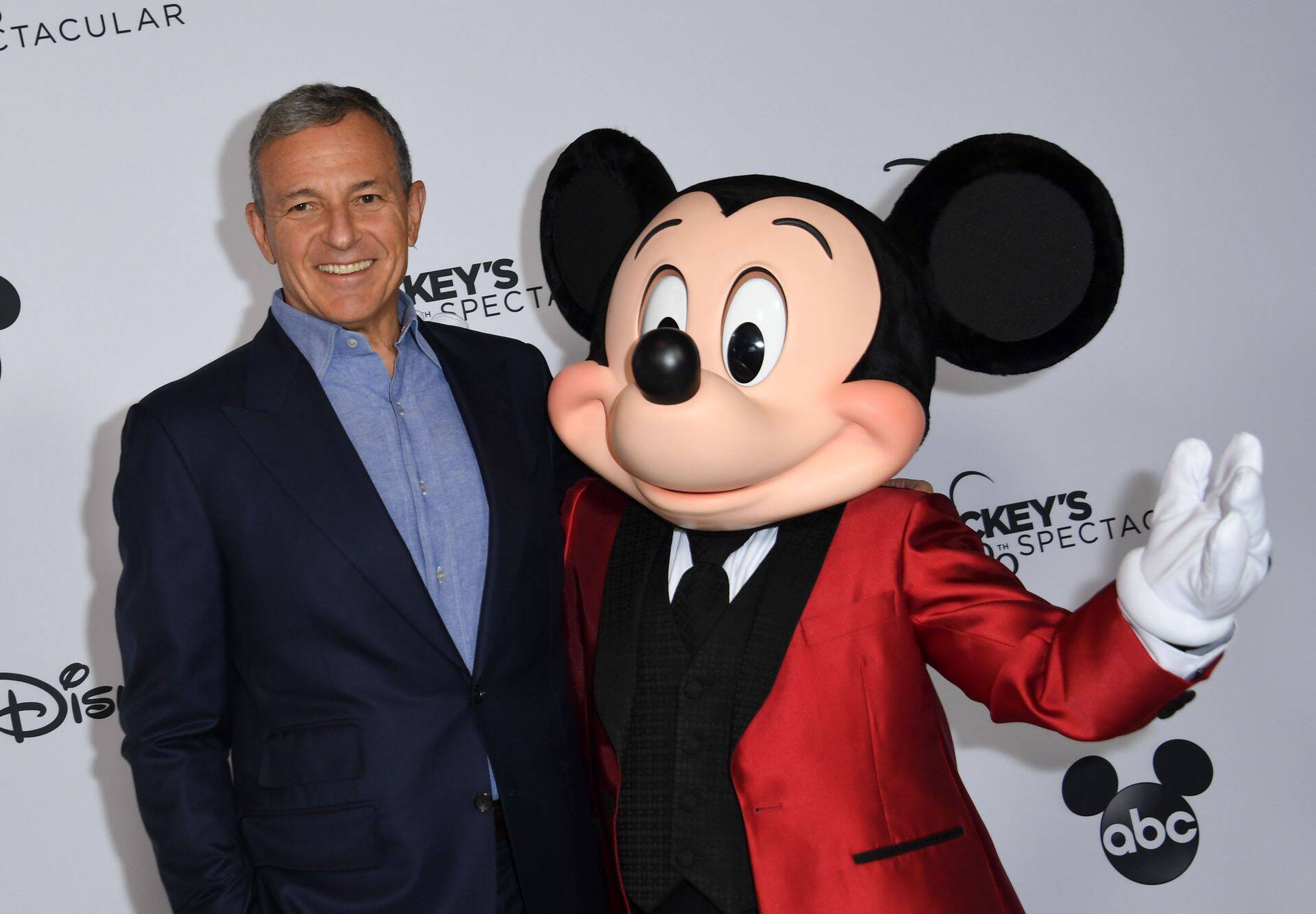 Walt Disney Company tegevjuht Robert Iger koos Miki Hiirega.