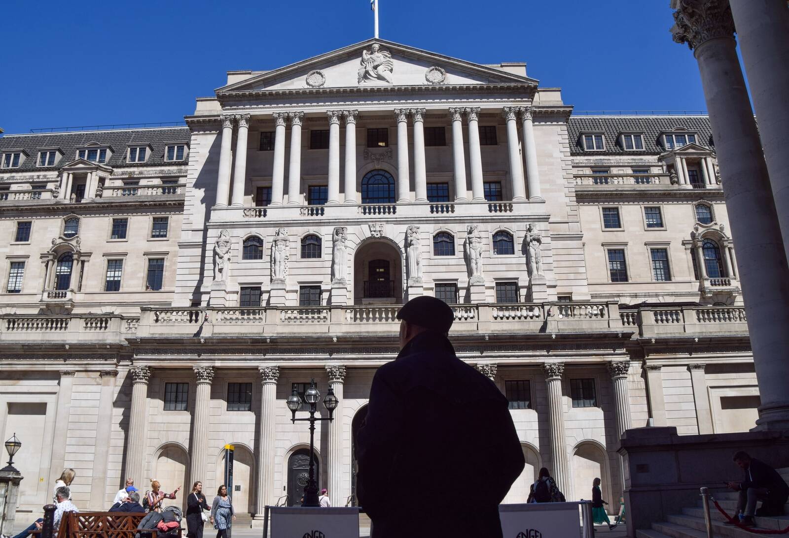 Inglise keskpank hoiab intressimäärad 16 aasta kõrgeimal tasemel.