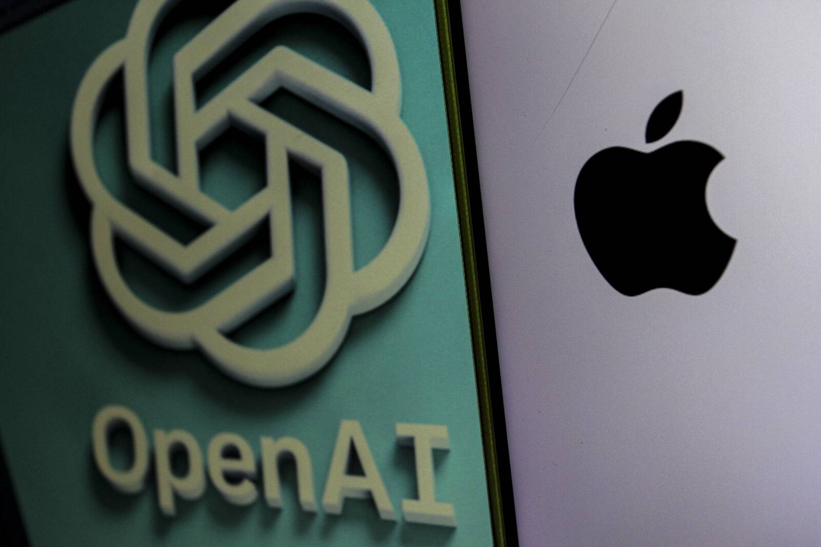 OpenAI ostis idufirma koos tehnoloogia ja töötajatega.