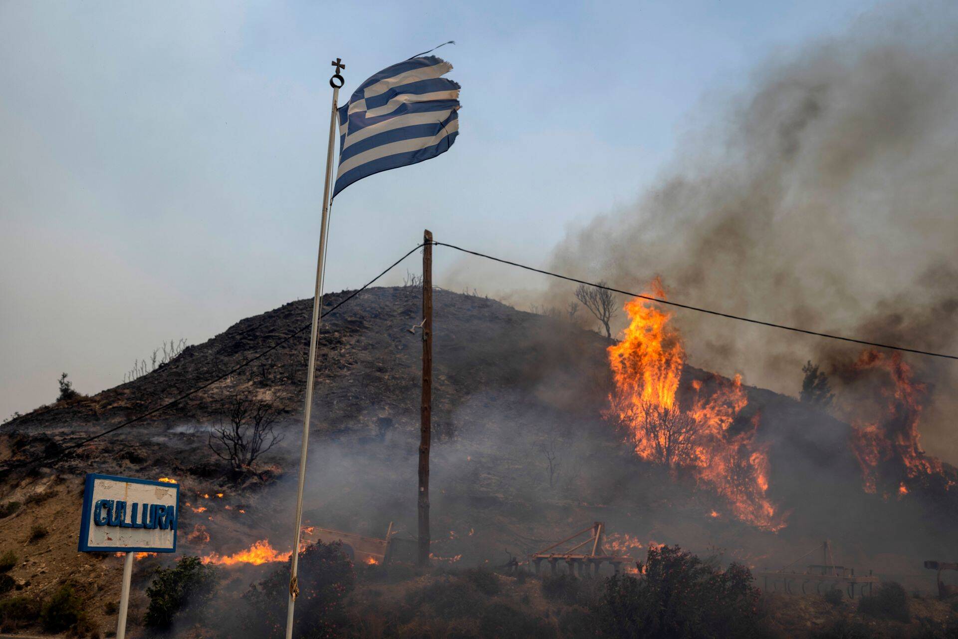 Saates tuleb juttu Kreeka metsapõlengutest.