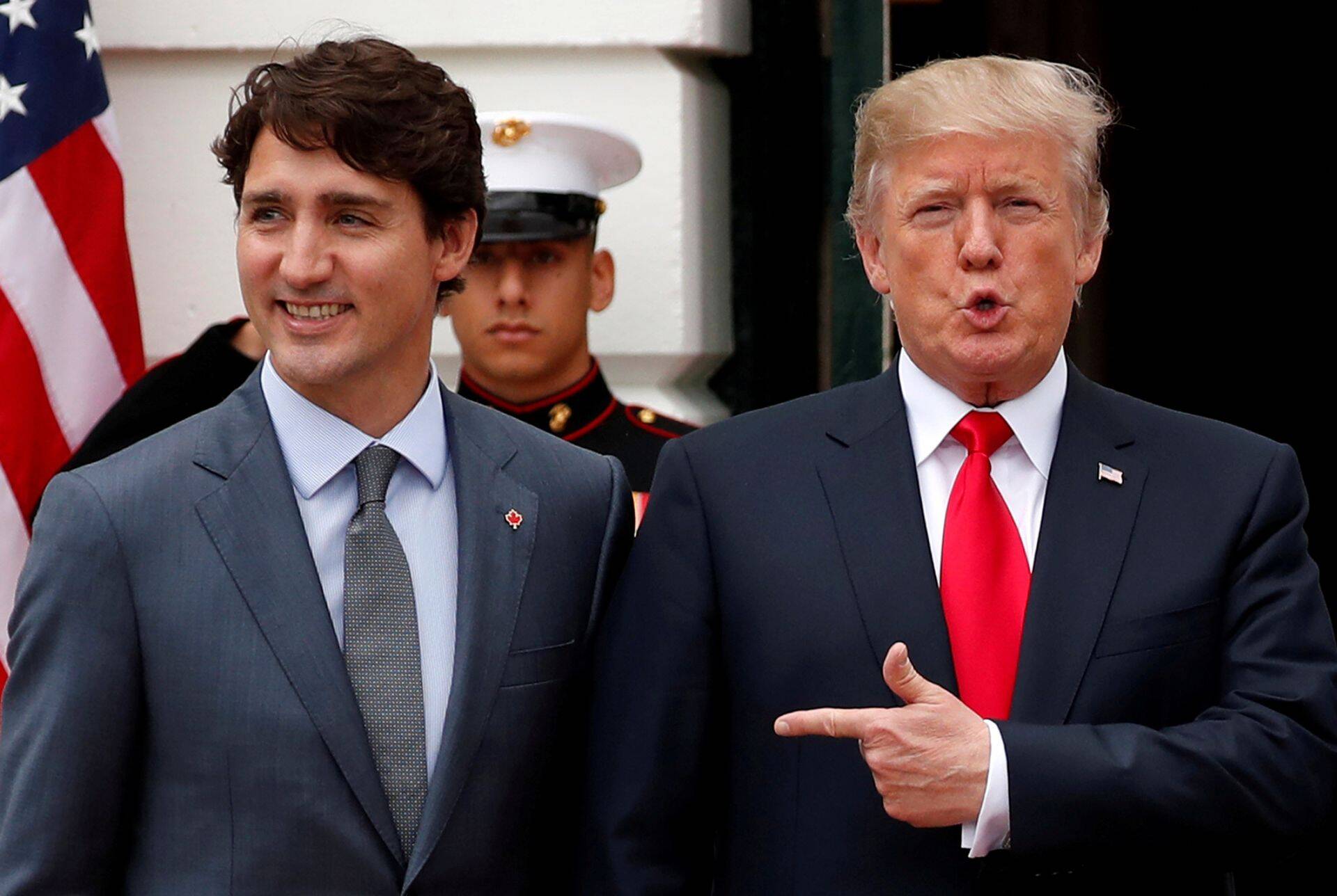 Kanada peaministri Justin Trudeau' (vasakul) kõrval seisval Ameerika Ühendriikide presidendil Donald Trumpil on sügisel võimalus kõigile valijatele kinnitada, et USA näitas läbirääkimistel Kanadale koha kätte.