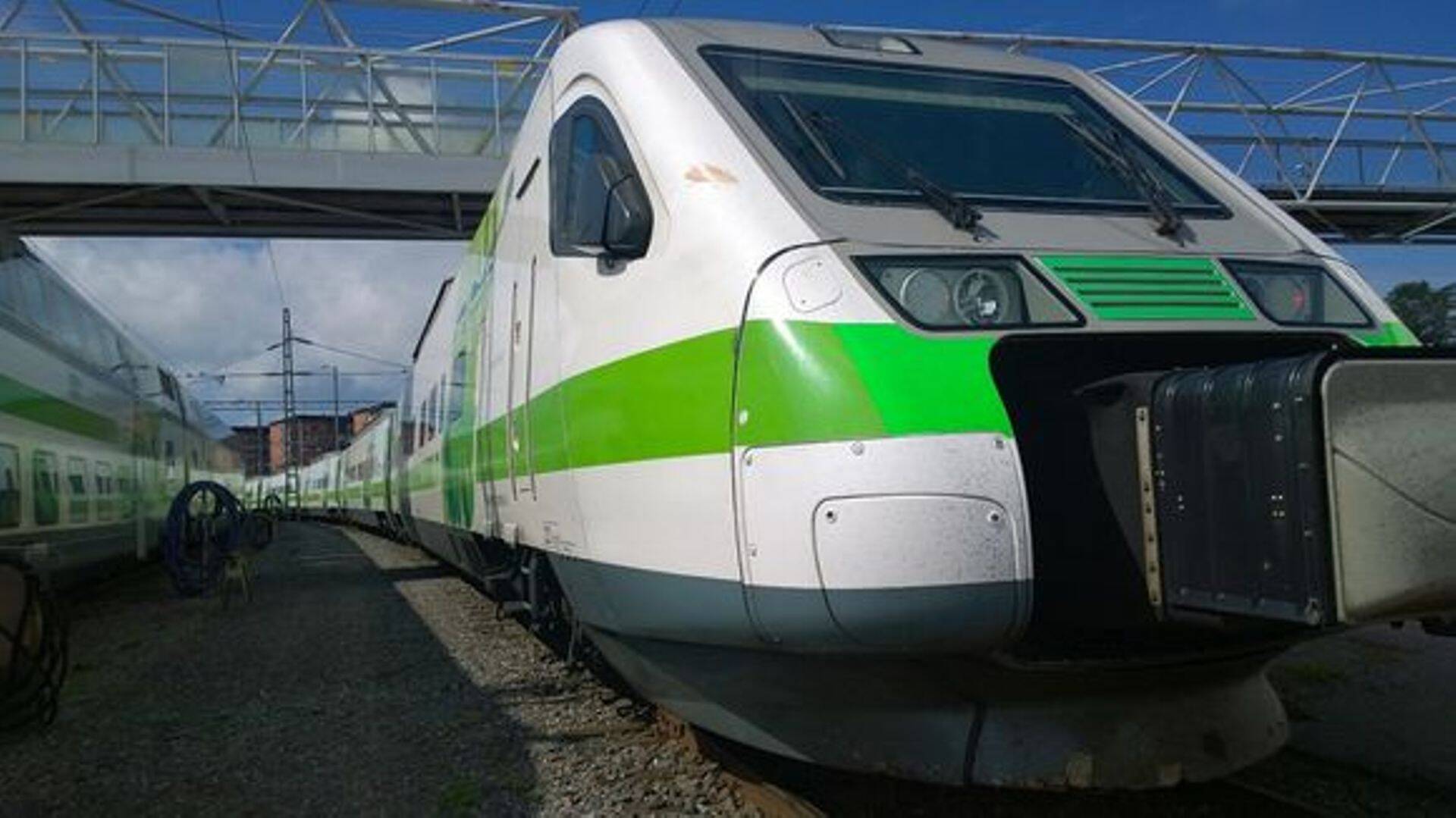 Praegu saab Helsingist Turu linna 1 tunni ja 40 minutiga. Uus valitsus kavatseb selle asemele ehitada kiirraudtee, mis lühendaks reisi kestuse 1 tunnile.