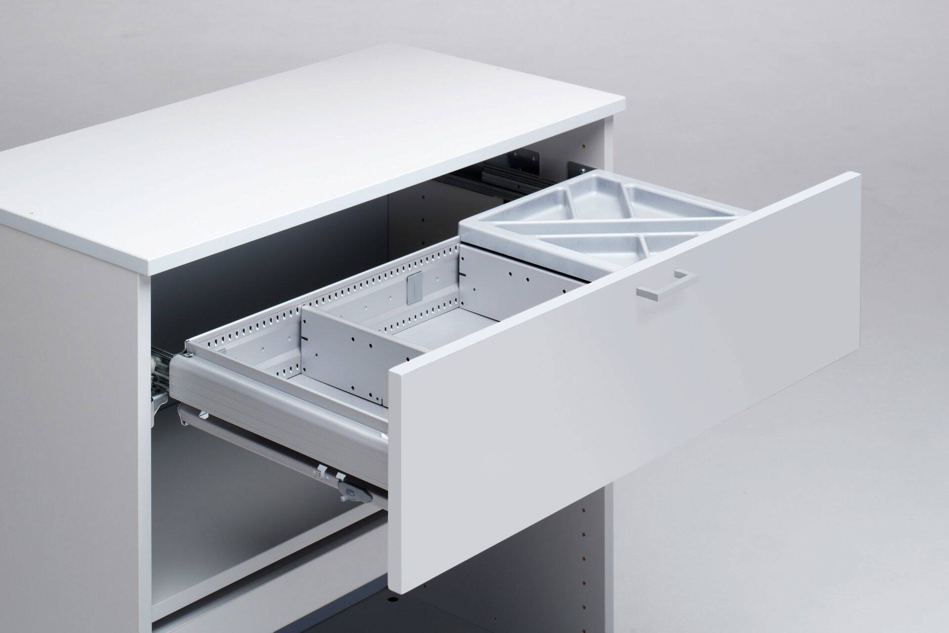 К шкафам серии Tendo можно выбрать различные аксессуары.