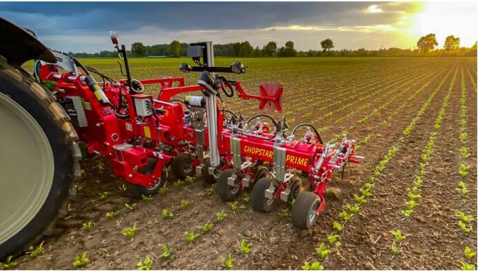 Kõiki uusi ja olemasolevaid Einböck seadmeid, sealhulgas ökoäkkeid, peenseemne külvikuid ja uusi reaskultivaatorimudeleid, müüb Eestis AS A. Tammel.