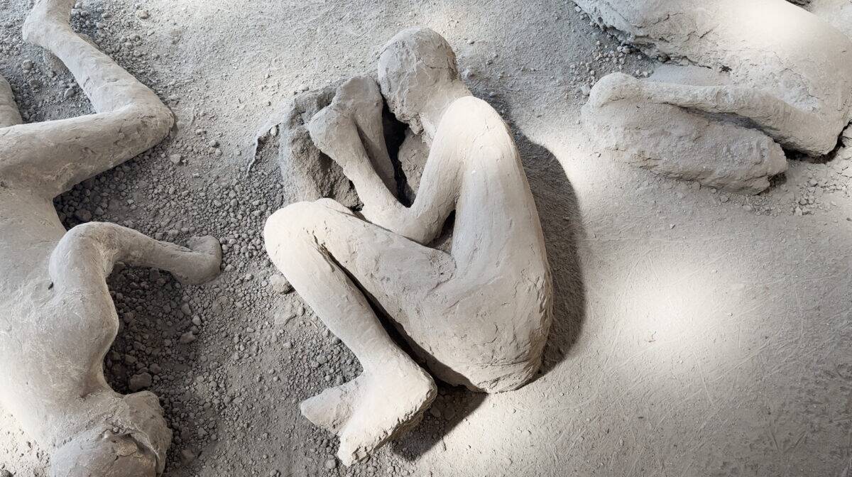 79. aastal Pompeis hukkunud inimese kipsivalandi juurest leiti arstiriistadega karp.