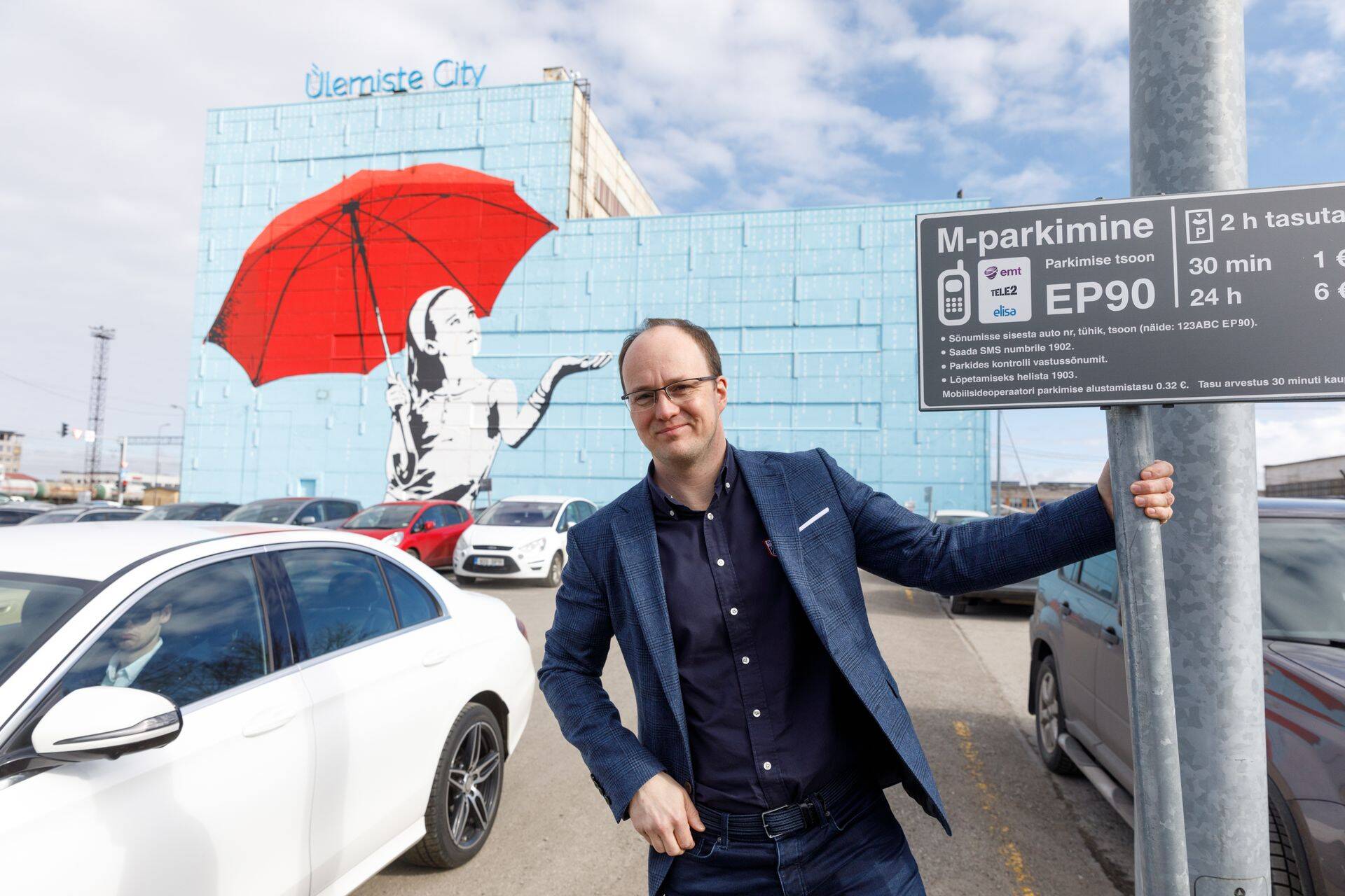 EuroPark Estonia tegevjuht Karol Kovanen: "Kui linnainimene on viidud sunniviisiliselt autoostuni, siis ei mõju talle enam lause, et ära kasuta autot. Siin ei saa panna vastutust inimestele ja oodata kodanikelt jätkusuutlikke otsuseid, vaid selle probleemiga peaksid tõsiselt tegelema kohalik omavalitsus, riiklikud regulatsioonid ja arendajad."