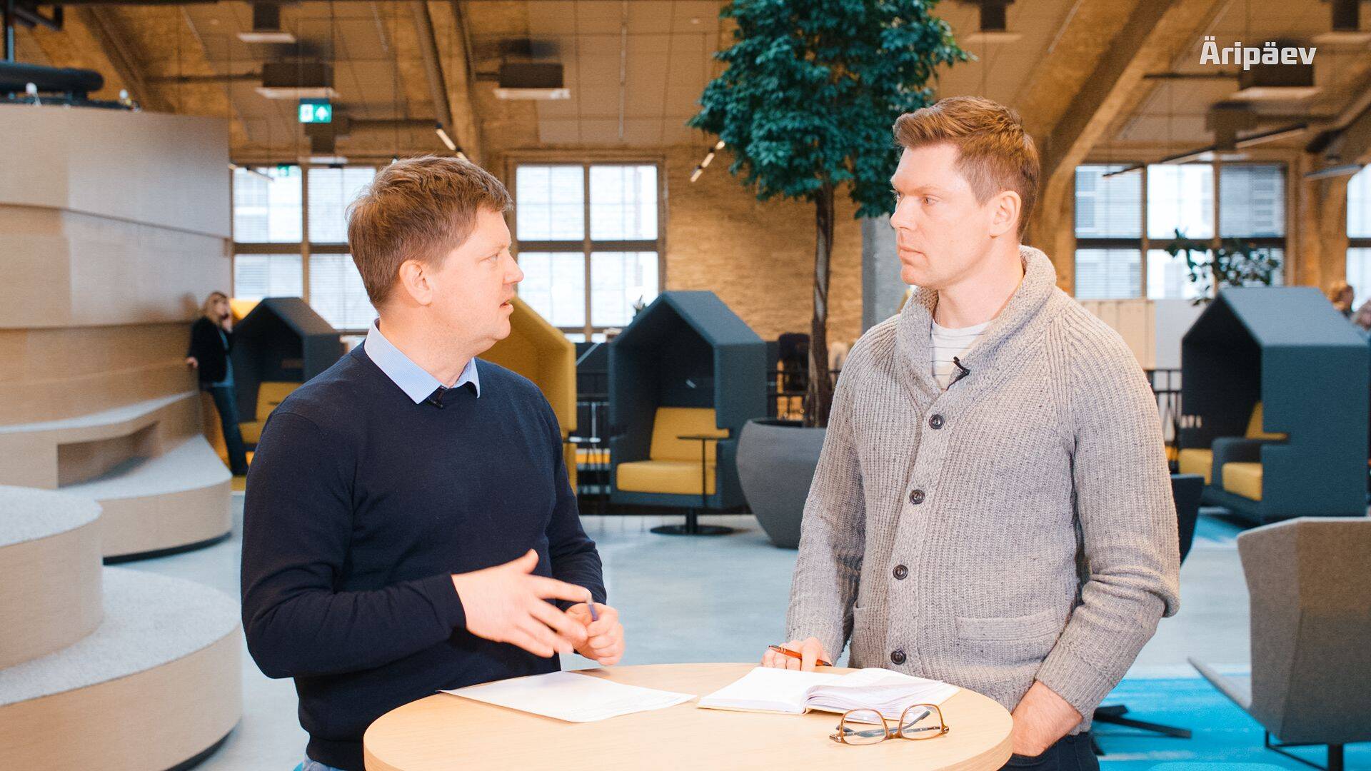 Äripäeva peatoimetaja Meelis Mandel (vasakul) ja Äripäeva digiarenduste juht Dmitri Kovagin