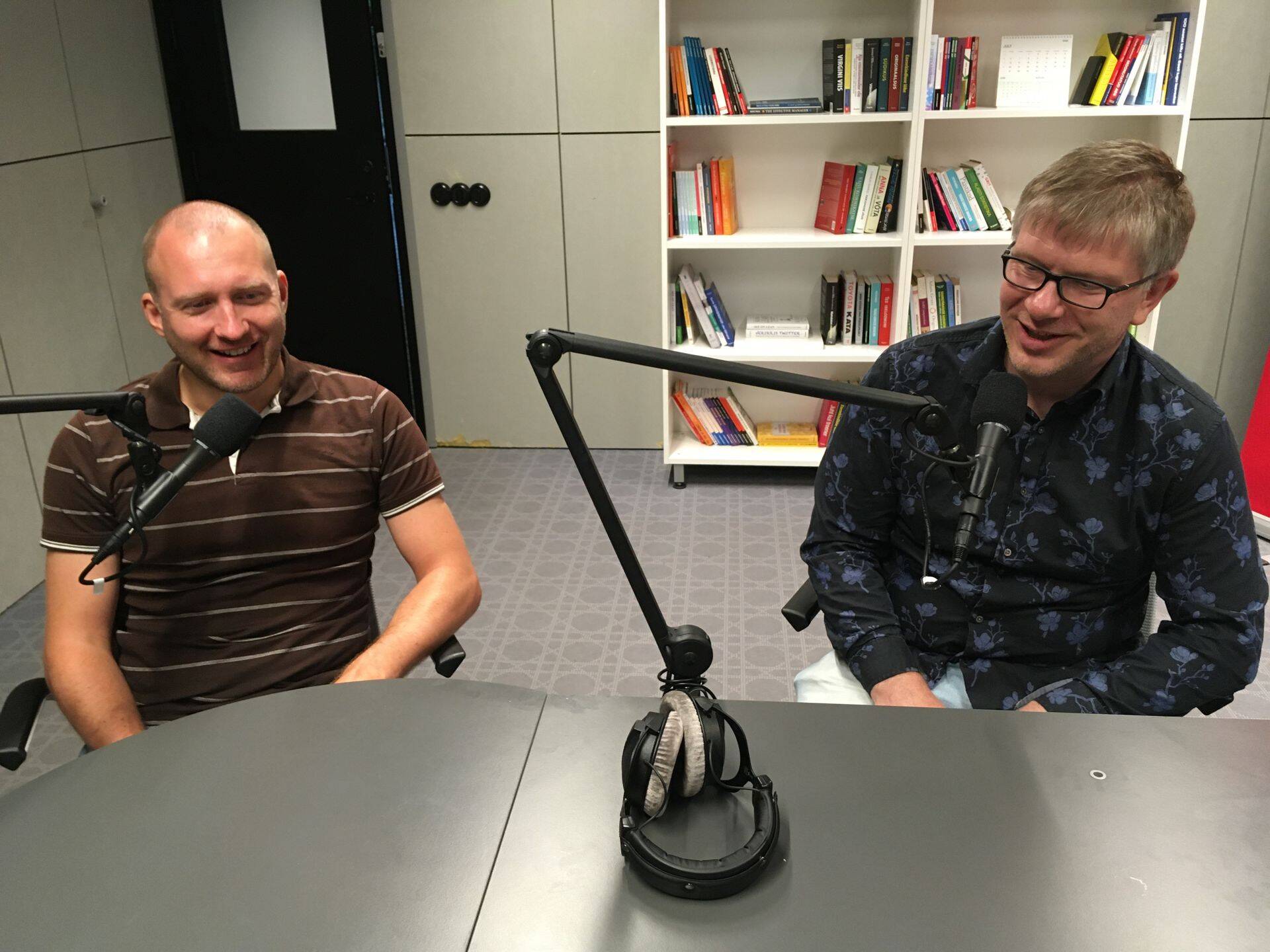 Elisa Eesti IT tootearendusjuht Norman Ojasoo (vasakul) ja  IT-teenuste valdkonnajuht Tarmo Linnamägi