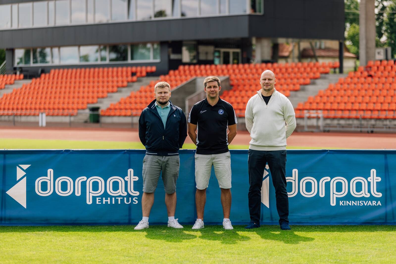 Dorpat Kinnisvara OÜ tegevjuht Kristo Kivisalu, MTÜ Jalgpallikool Tammeka tegevjuht Kristjan Tiirik, Dorpat Ehitus OÜ tegevjuht Erik Vares (foto autor: JK Tammeka)