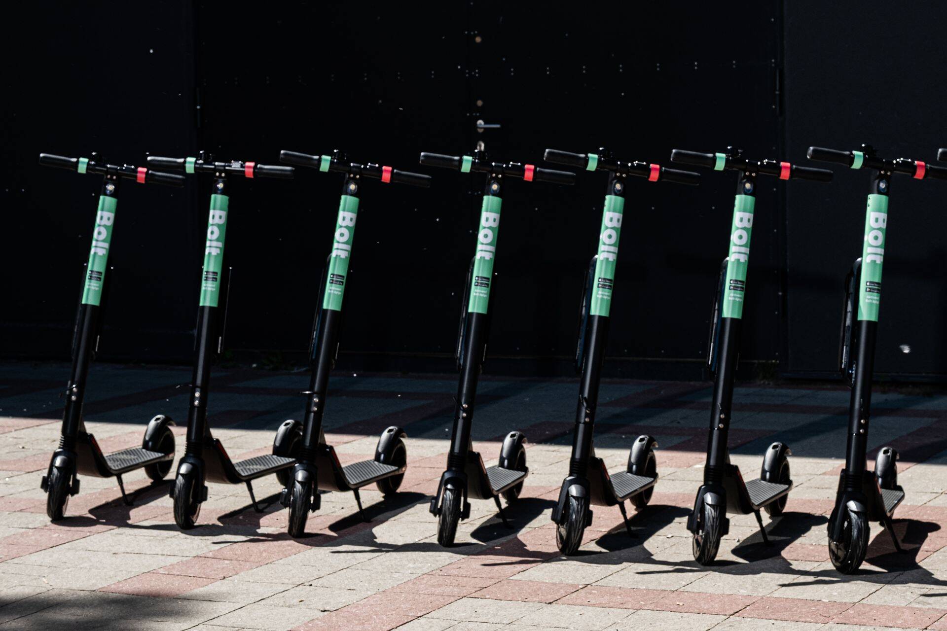 Bolt paneb esialgu Tallinnas rentimiseks välja 120 Segway elektrilit tõukeratast.