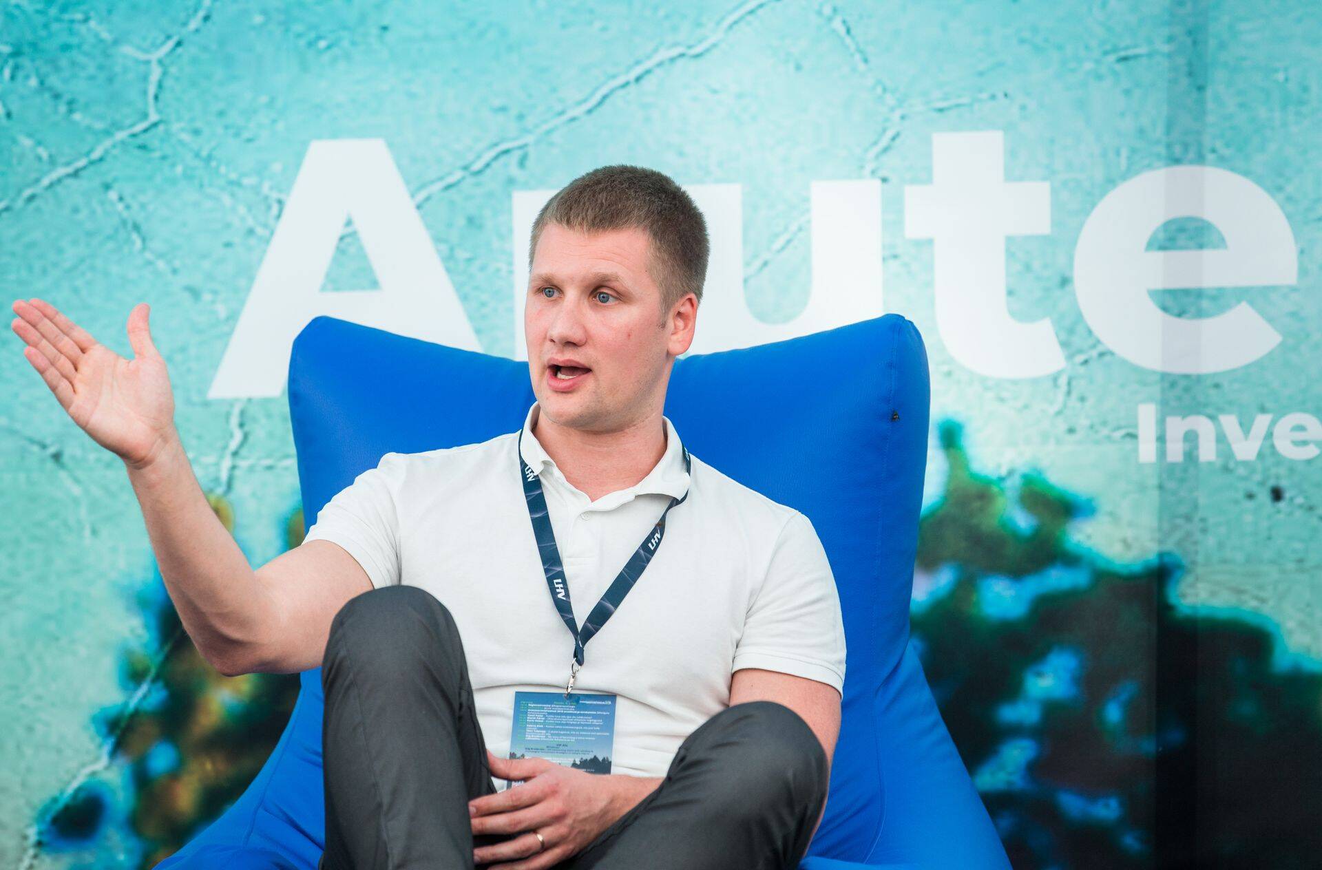 Finantsiliselt vabaks saamine ei ole pannud Kristjan Liivamäge õppejõu töölt lahkuma, sest tegeleda oma kirega ja selle eest veel ka tasu saada on parim viis ennast teostada.