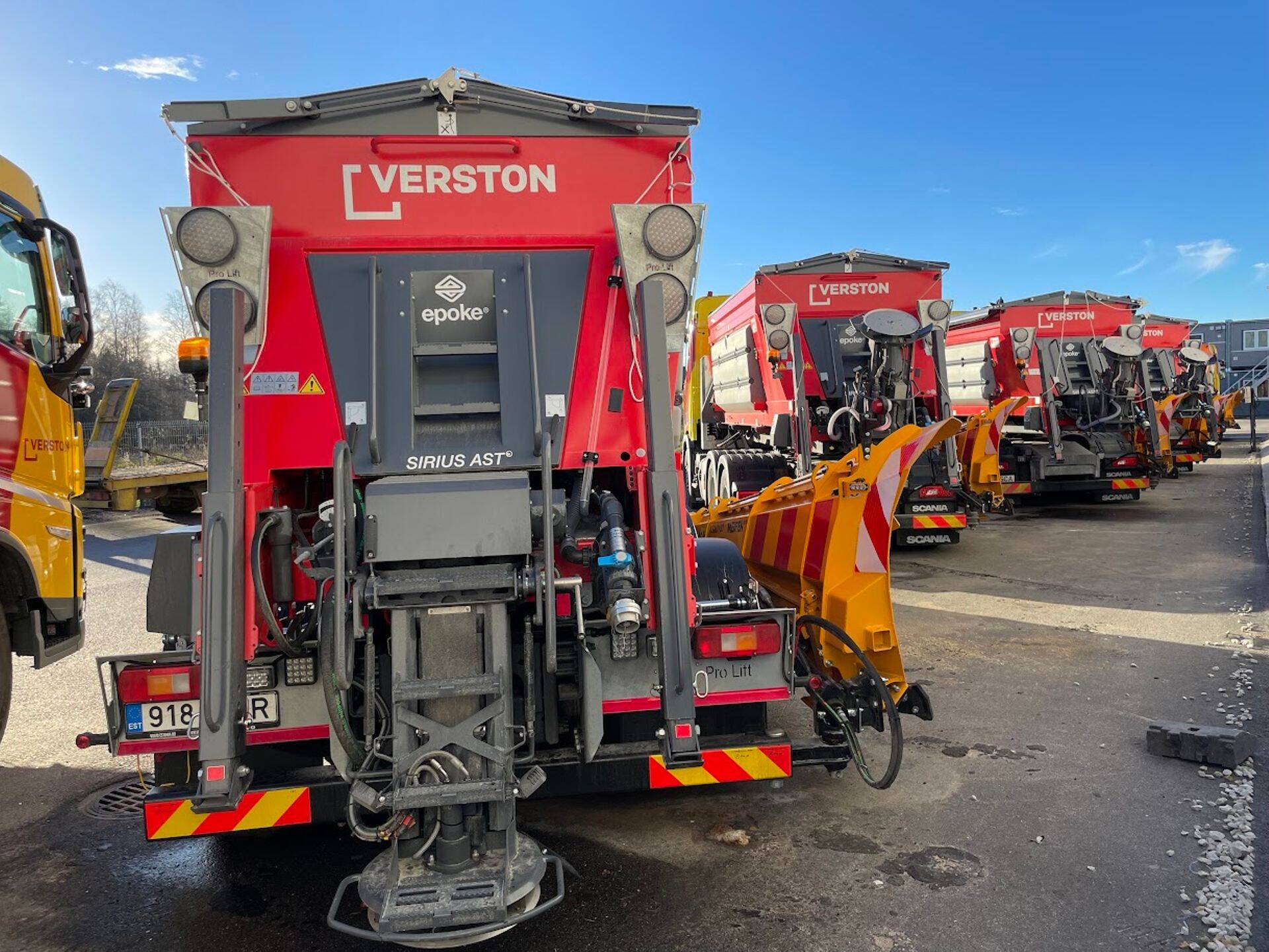 Verstoni uued teehooldusmasinad.