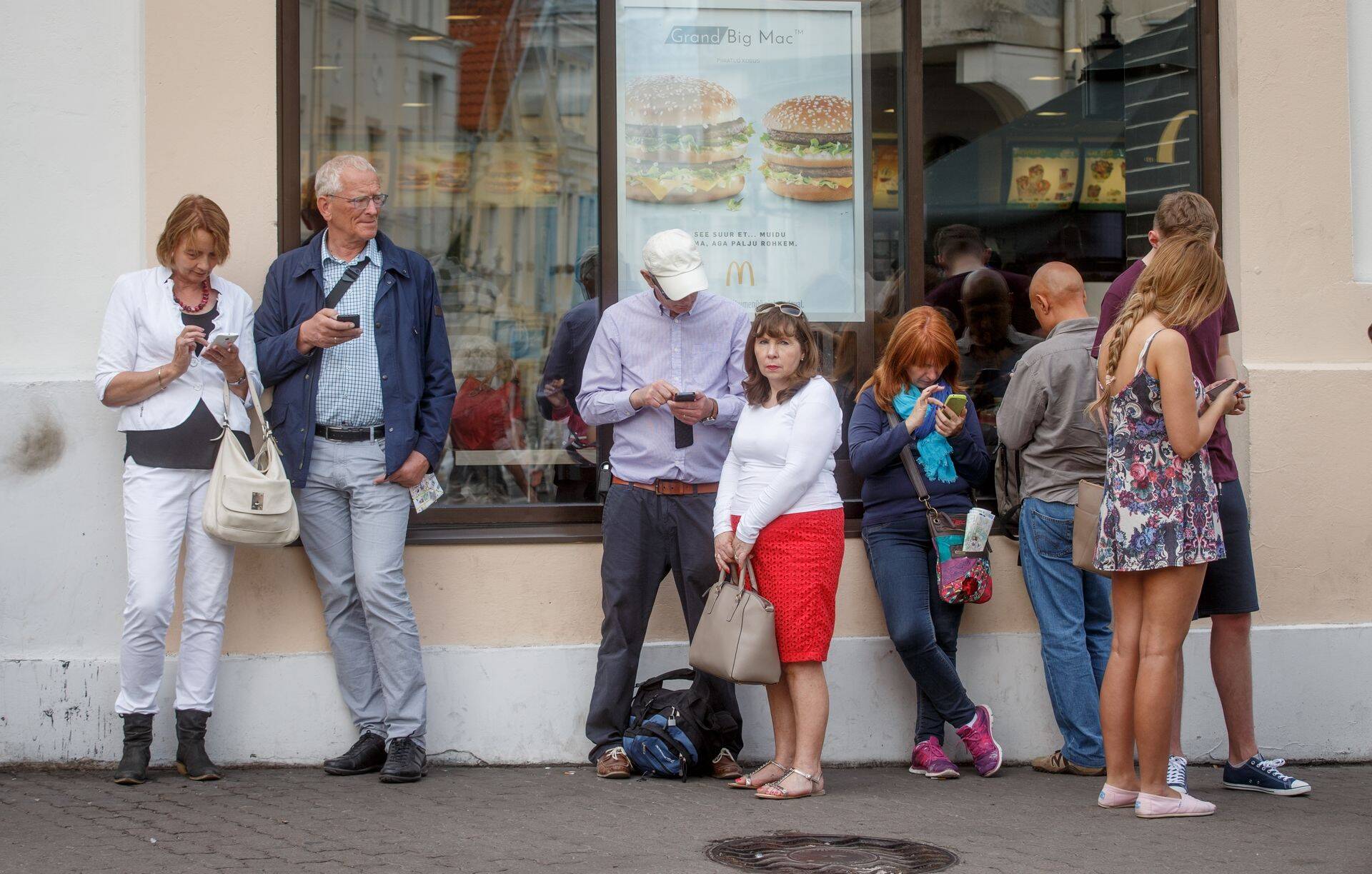 Tarbijakaitseameti teatel ei ole õiguspärane hoida tarbijale sideteenuseid piiratuna ning samaaegselt nõuda täismahus kuutasu maksmist.