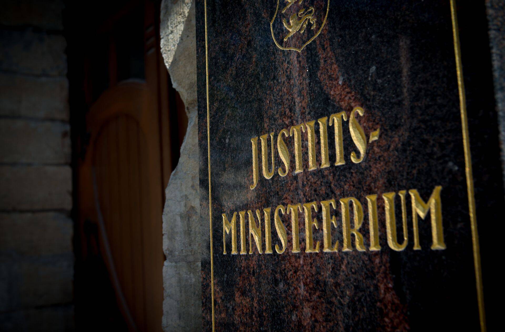 Ministeeriumi silt Tõnismäel.