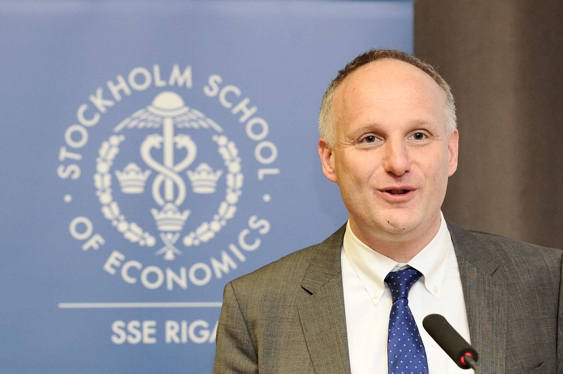 Dr Anders Paalzow, Riia Stockholmi Majanduskooli rektor ja ökonomist