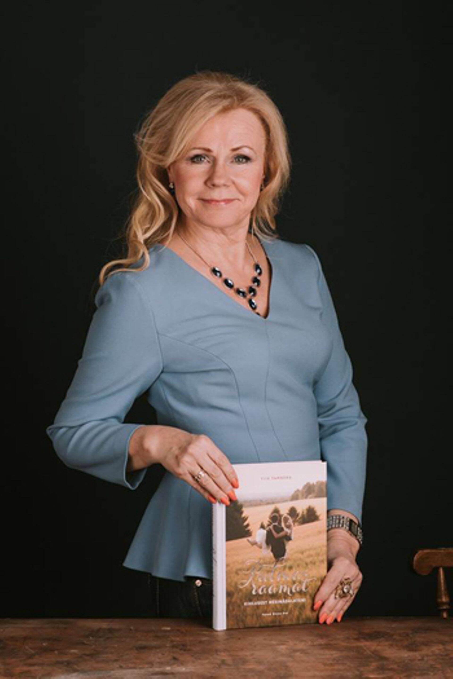 Tiia Tamberg “Pulmaraamatuga”.