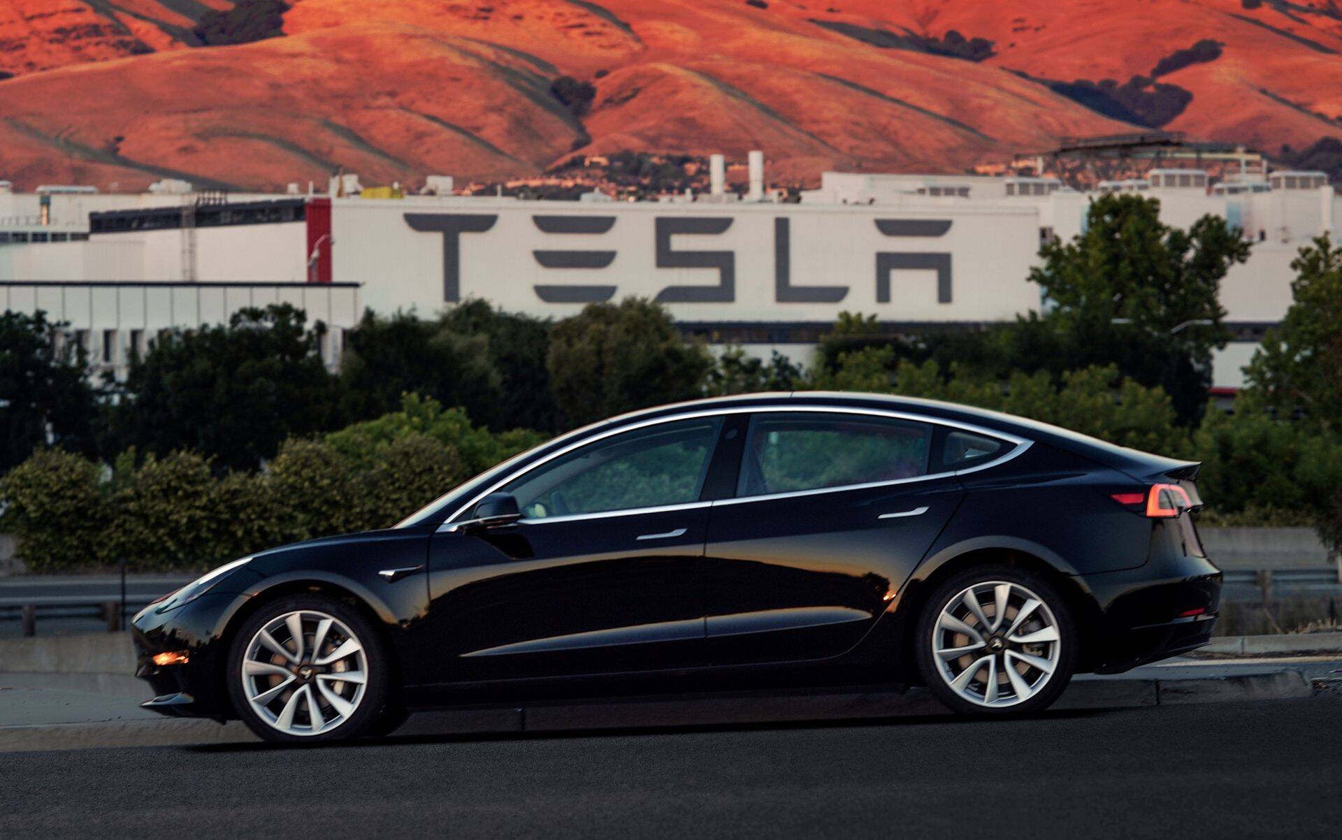 Tesla Model 3 "rahvaauto"