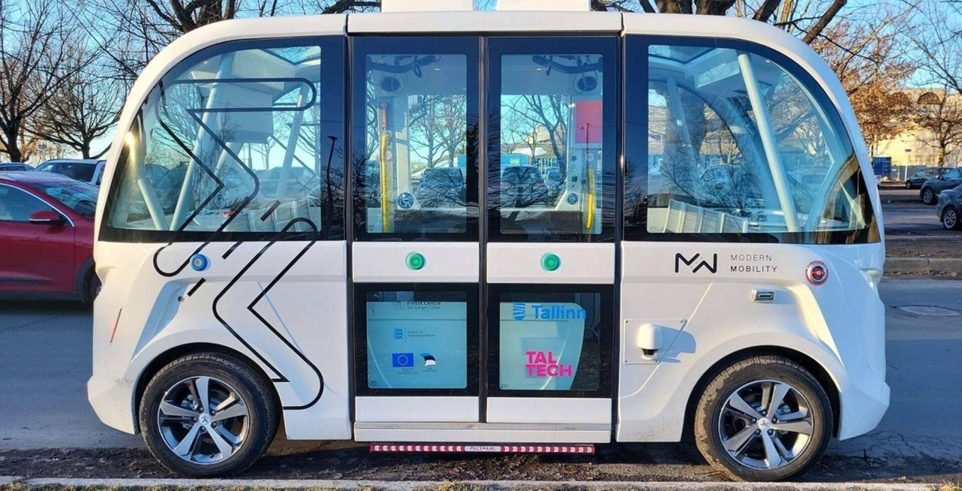 Katsetuste käigus kasutatav isejuhtiv buss.