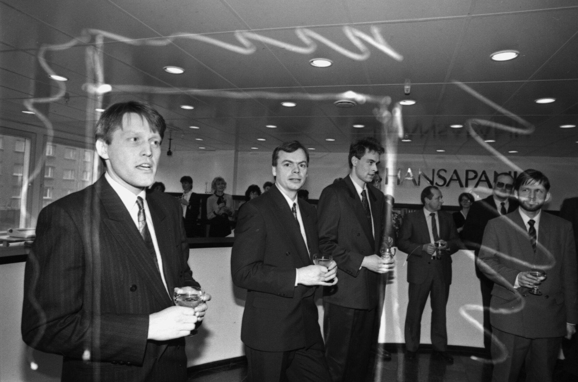 Hansapankurid aastal 1993 - Hannes Tamjärv, Jüri Mõis, Rain Lõhmus ja Heldur Meerits