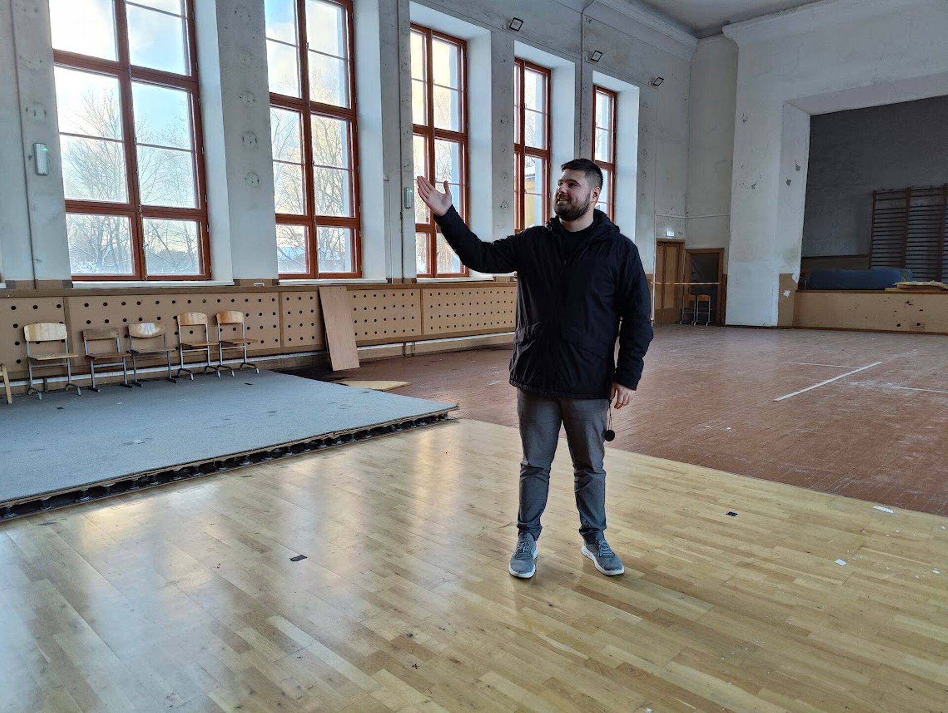 Эрик Сечков показывает зал, который можно вернуть к жизни уже в этом году.