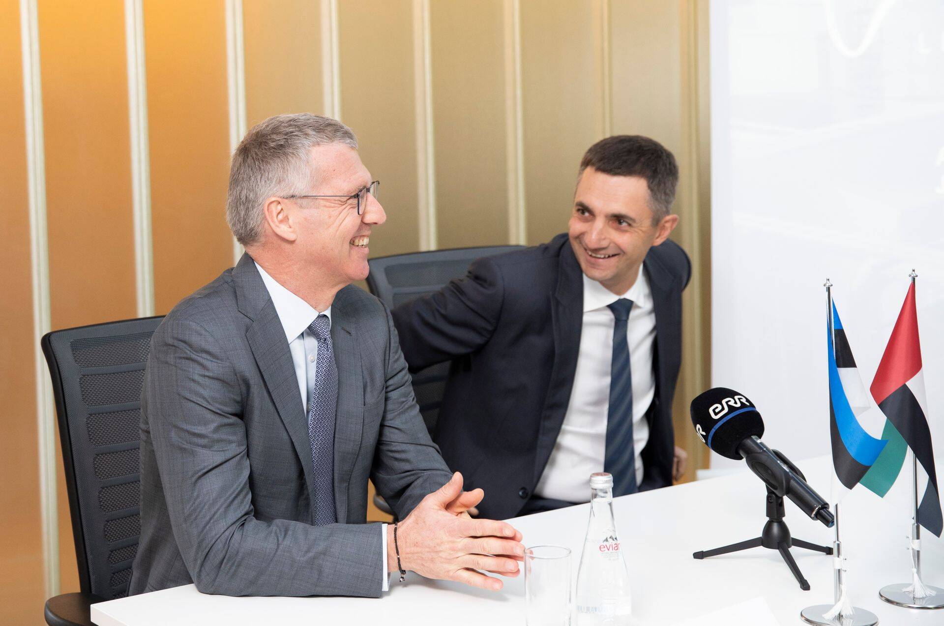 Arnout Lugtmeijer (vasakul) ja Gert Tiivas (paremal) loodavad ostetud ettevõtte toel omandada terminale ka mujal maailmas.