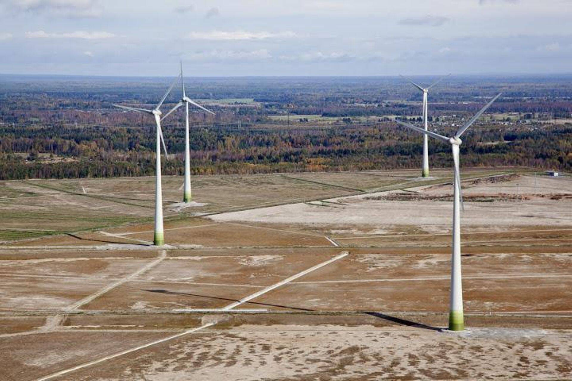 Концерн Eesti Energia открыл парк ветрогенераторов на бывшем золоотвале