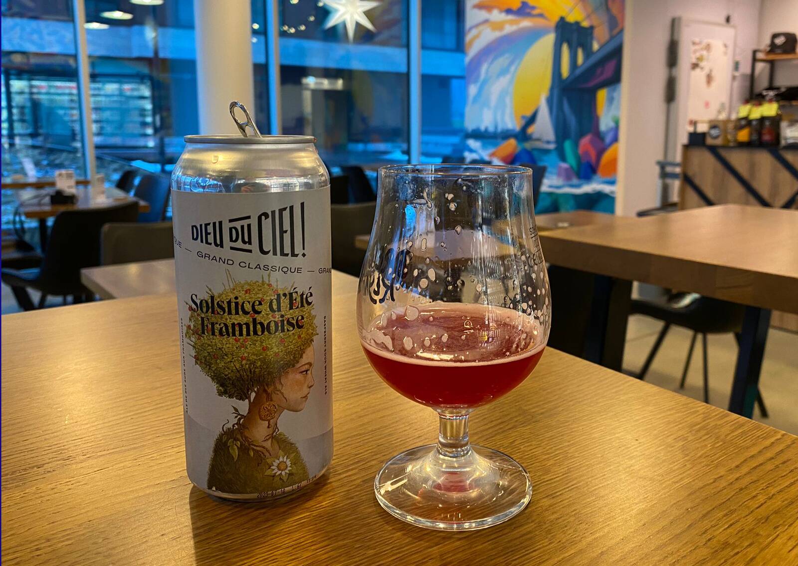 Популярность сортов смузи и фруктовых сортов в Эстонии стала сюрпризом для основателей заведения. На фото – фруктовое пиво из Канады.