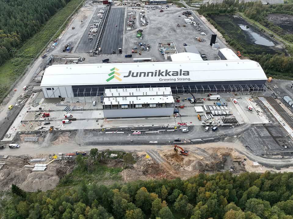 Alles eelmisel aastal investeeris Junnikkala OY Oulu saeveskisse 90 miljonit eurot. Eile tuli teade, et kogu ettevõte müüakse Stora Ensole.