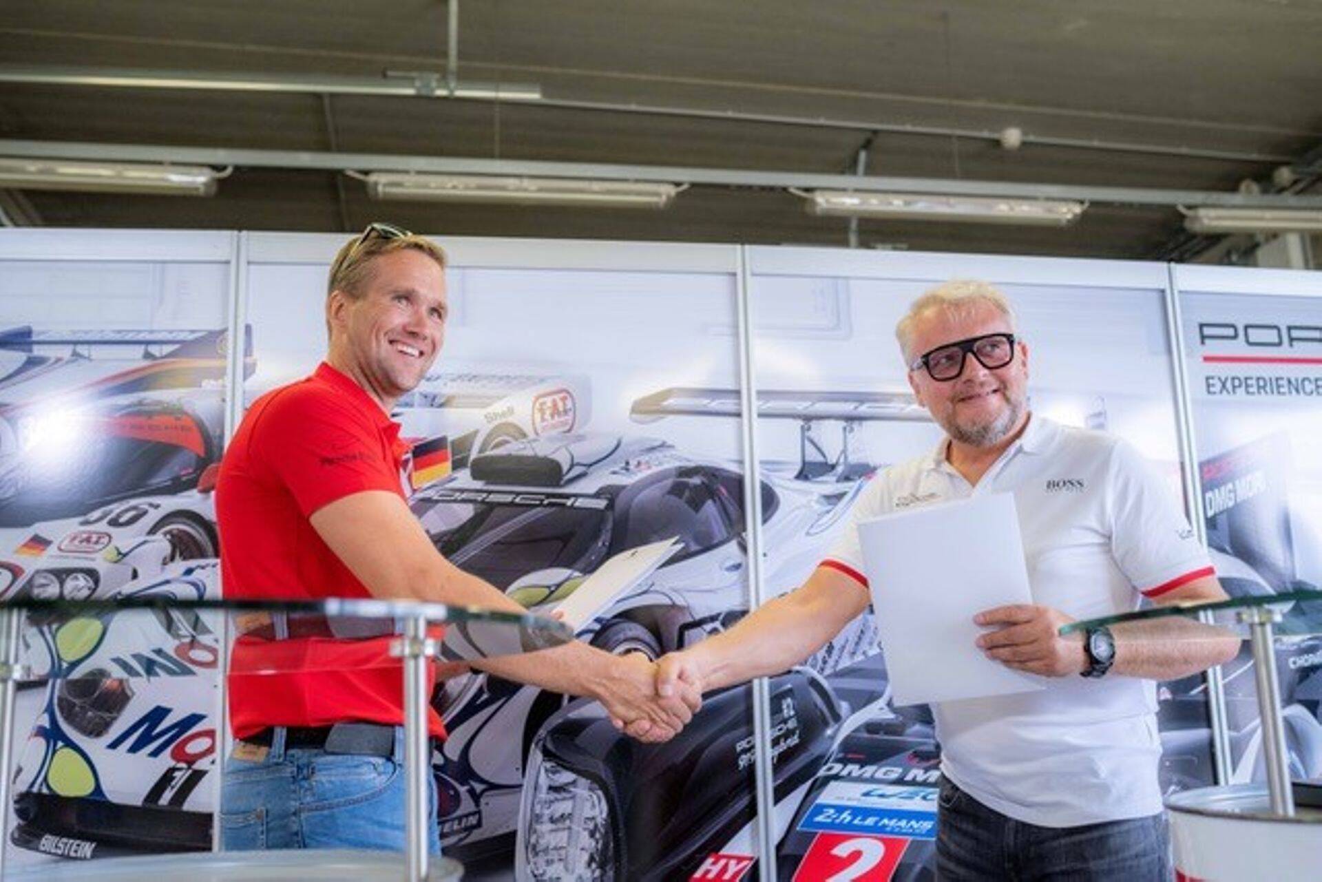 Audru ringraja ja Porsche koostöölepingu sõlmimine.