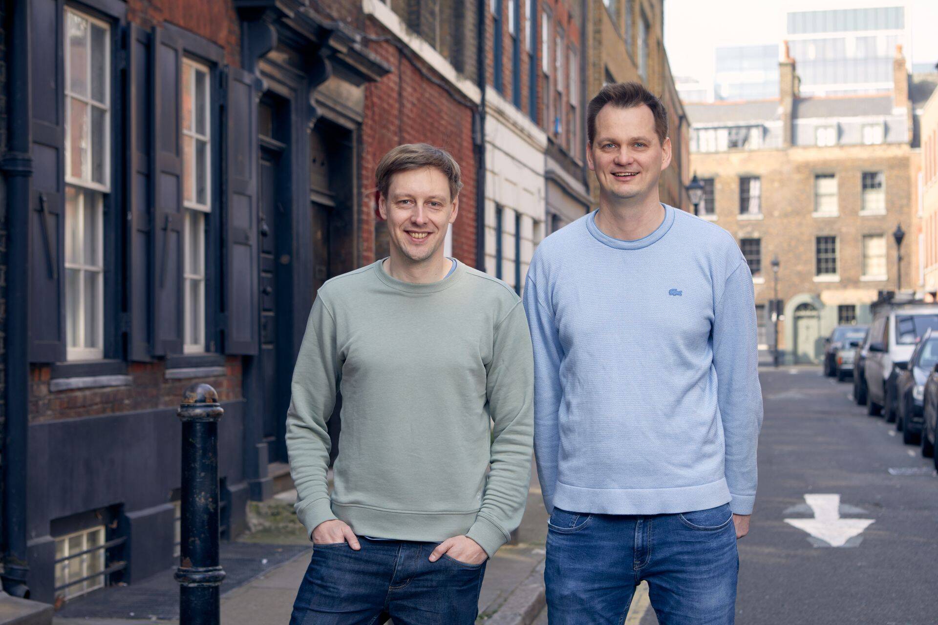 Lightyeari asutajad Martin Sokk ja Mihkel Aamer on pikaajalised investorid, kes ei suutnud enam kui kümne aasta jooksul leida platvormi, mille kaudu oleks neil endal mugav investeerida ning mis oleks piisavalt hea, et seda ka sõpradele soovitada.