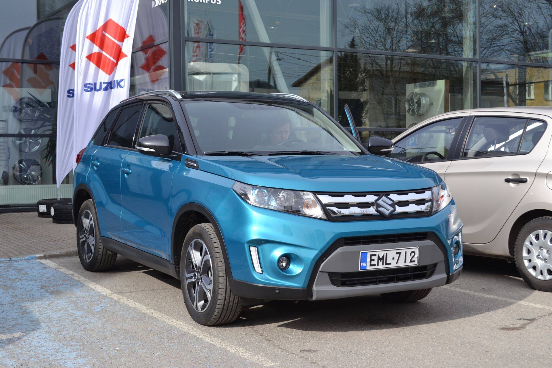 Если Suzuki Vitara прошлых поколений относилась к настоящим внедорожникам, то новой модели на серьёзное бездорожье лучше не соваться.