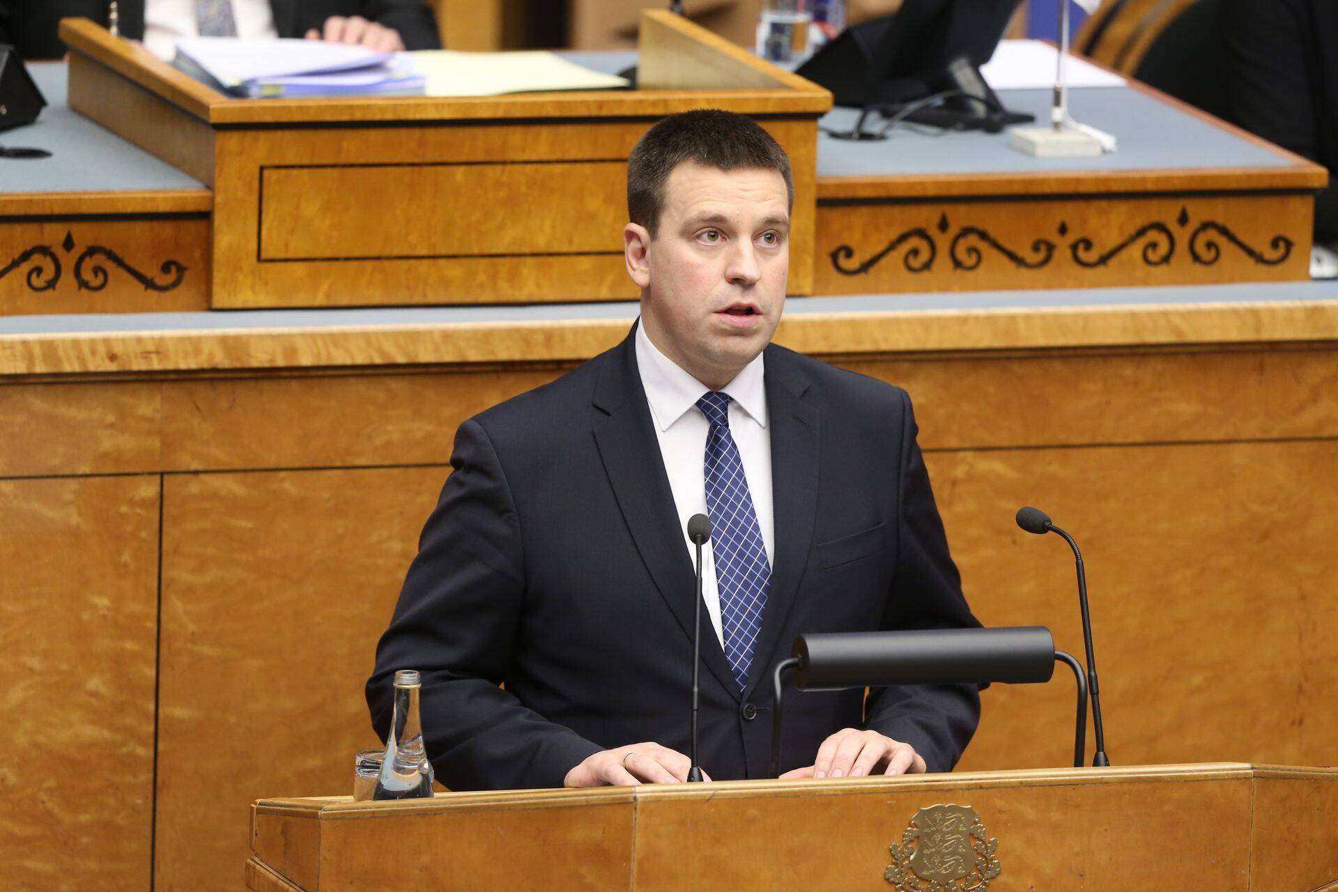 Uus peaminister Jüri Ratas andis ametivande.