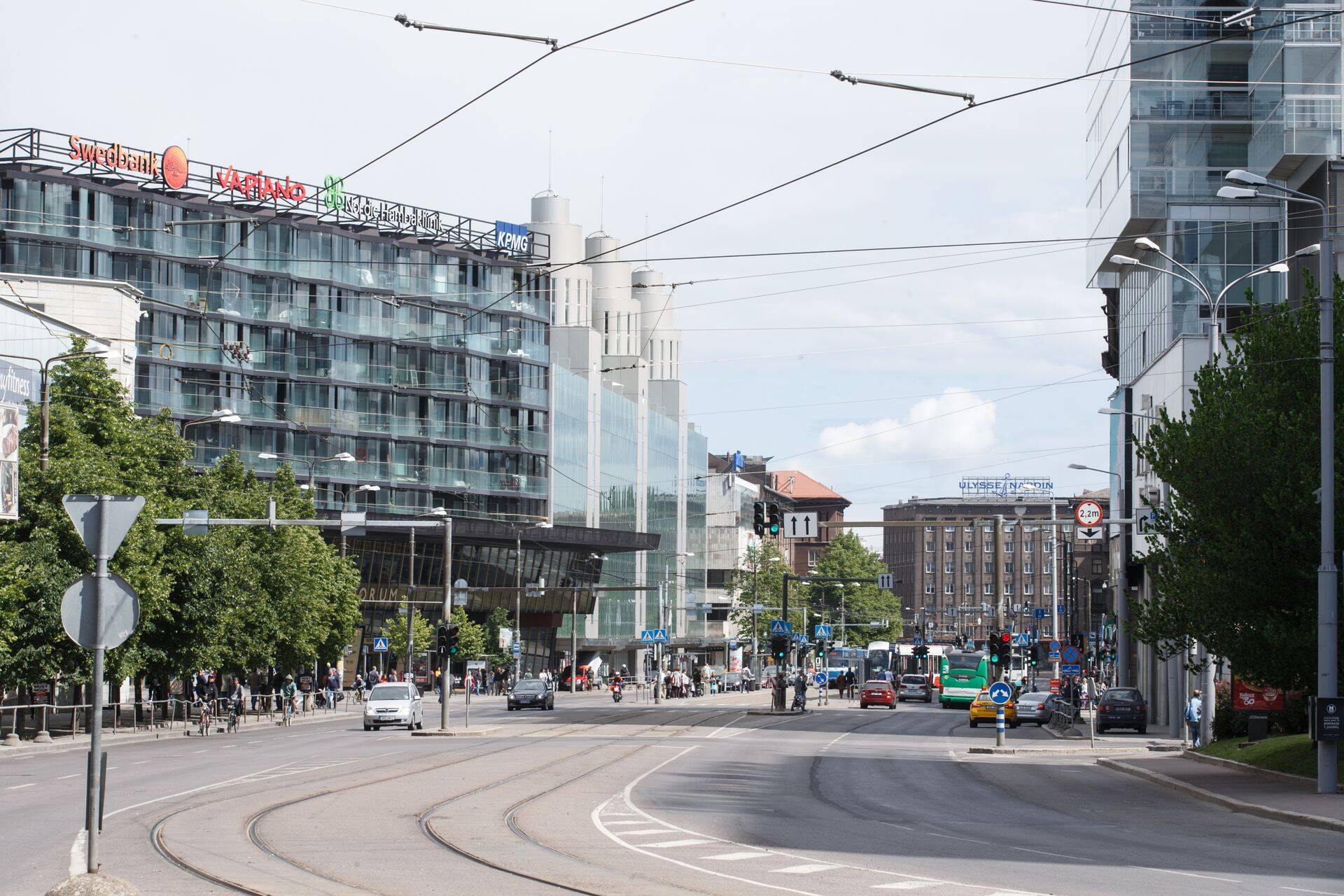 Mihhail Kõlvarti sõnul ei saa enne peatänava projekti kallale asuda, kui on tehtud Rävala puiestee pikendus, sadama piirkonna trammiprojekt ja Estonia puiestee tunnel. Ettevalmistusetapid saavad kõige varem valmis 2023. aastal.