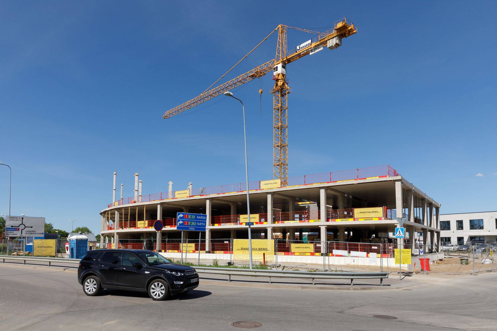Pharma Plaza 30. mai 2019. Maja kerkib 8-korruseliseks.