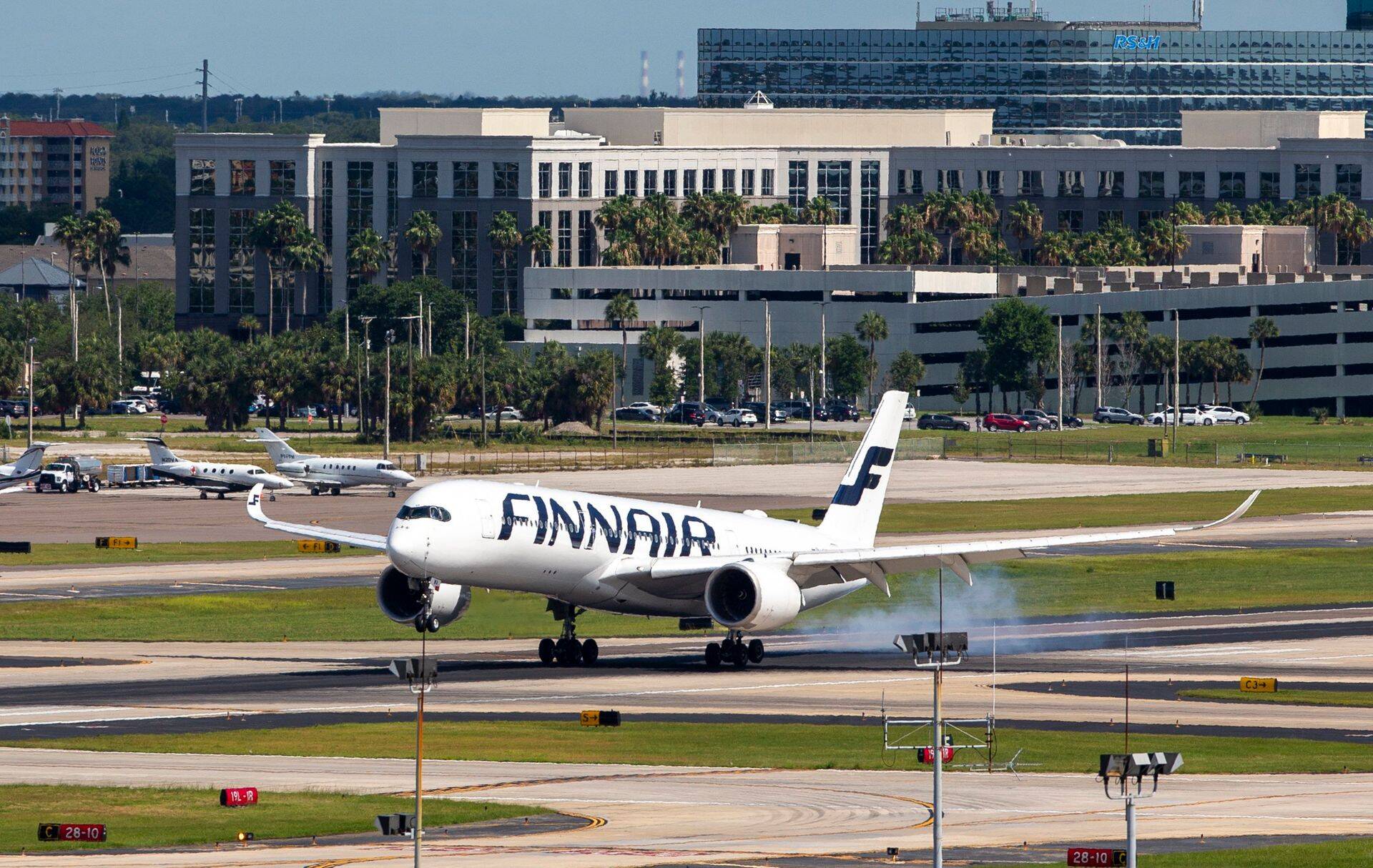 Finnairi lennuk tõuseb õhku Tampa lennujaamast värskelt avatud Florida liinil, tänavune aasta on lennufirmale olnud raske.