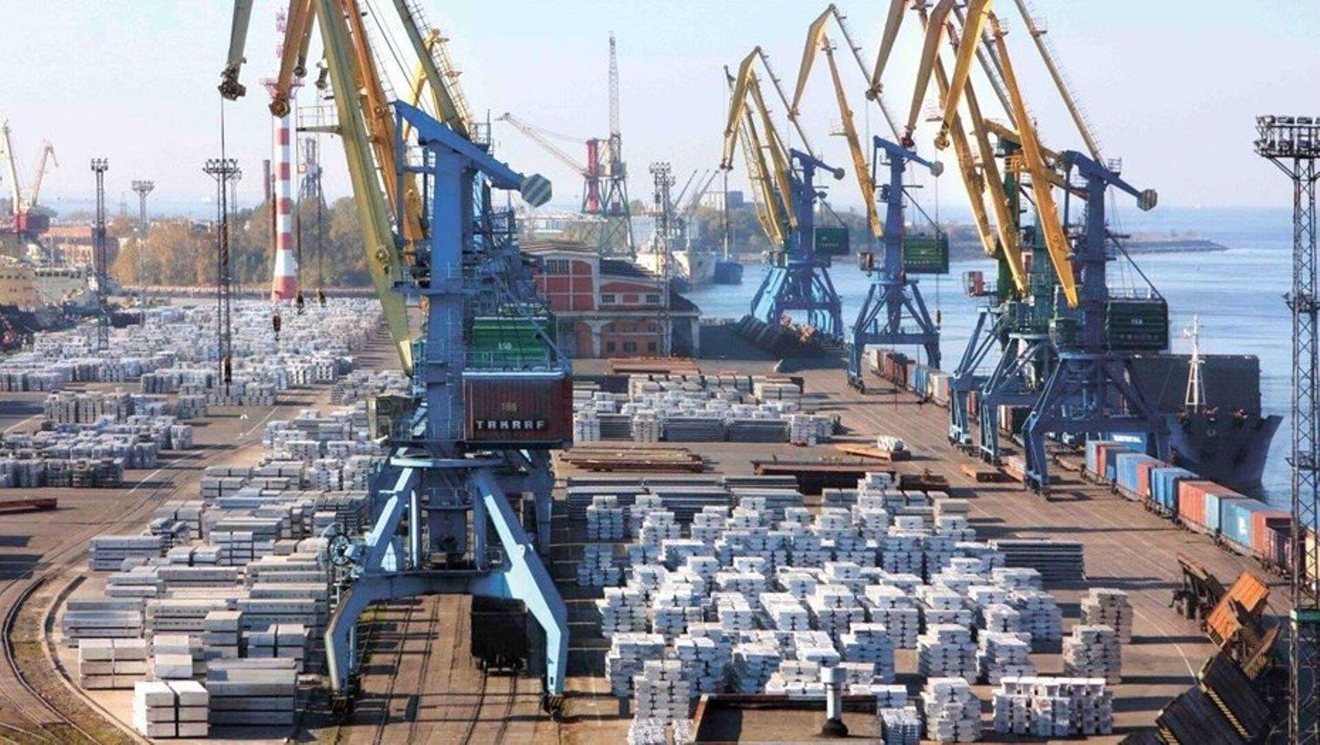 Морской порт Санкт-Петербург