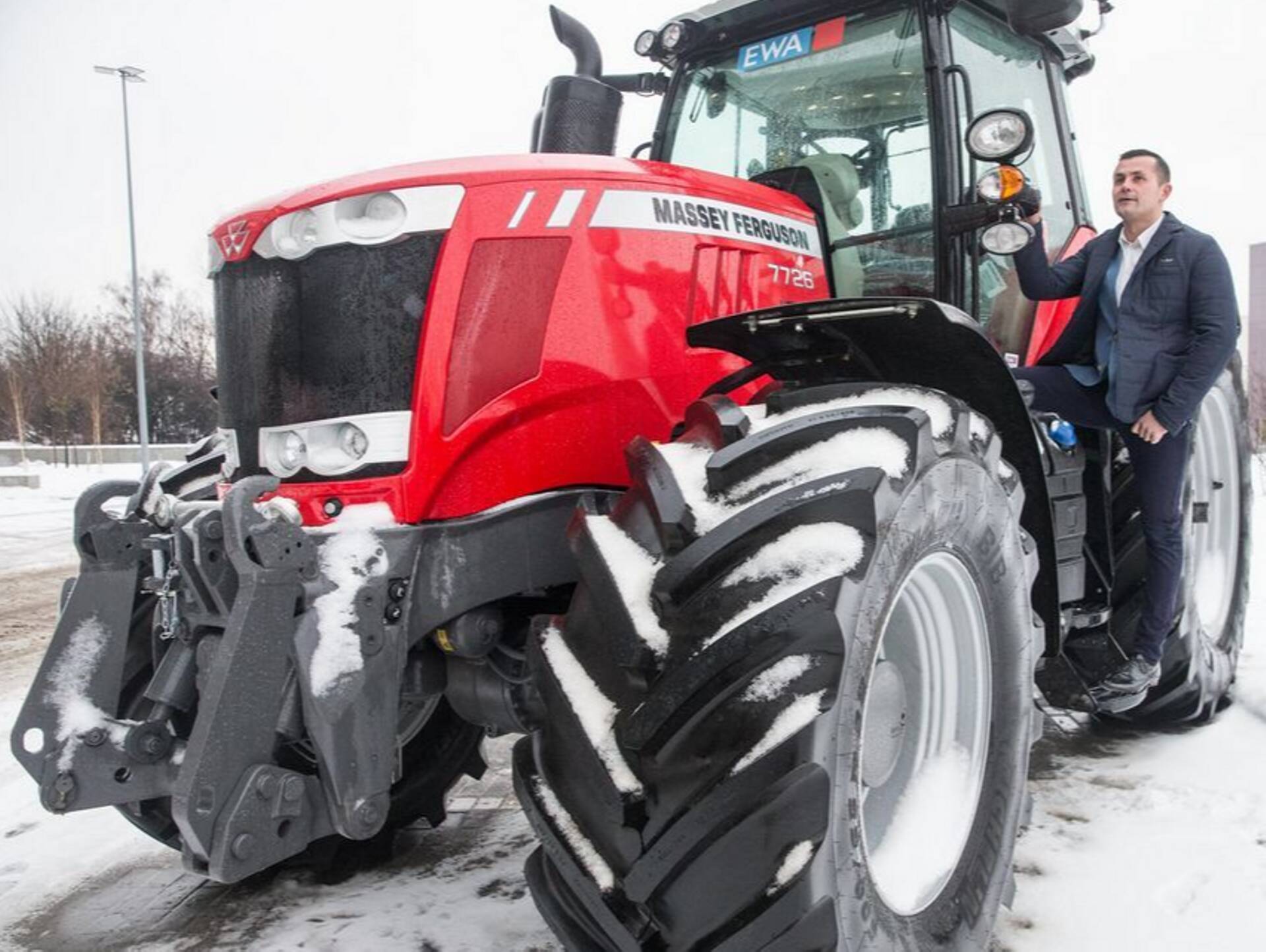 East West Agro traktor