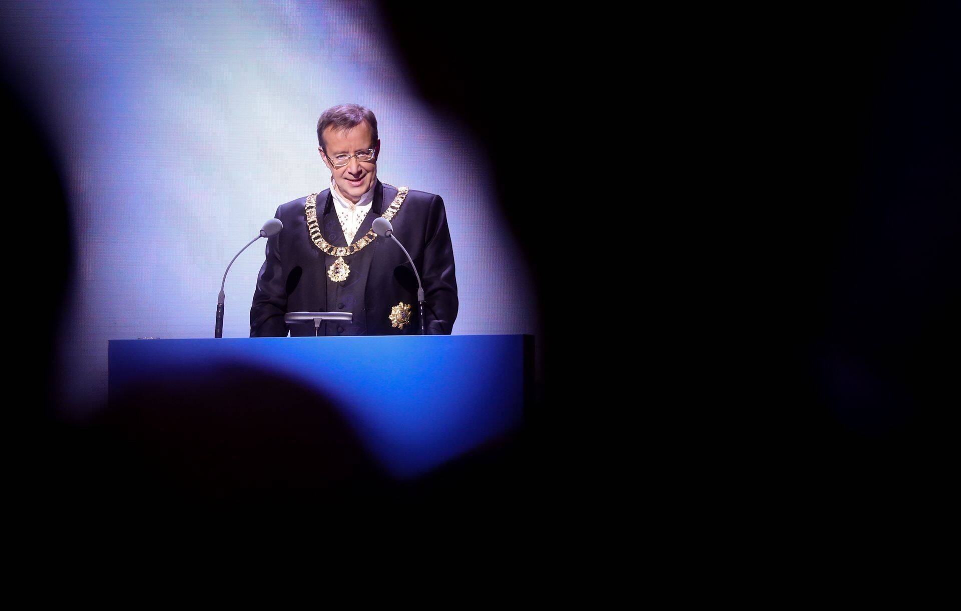 Toomas Hendrik Ilves vabariigi 97. aastapäeval Jõhvi kontserdimajas kõnet pidamas