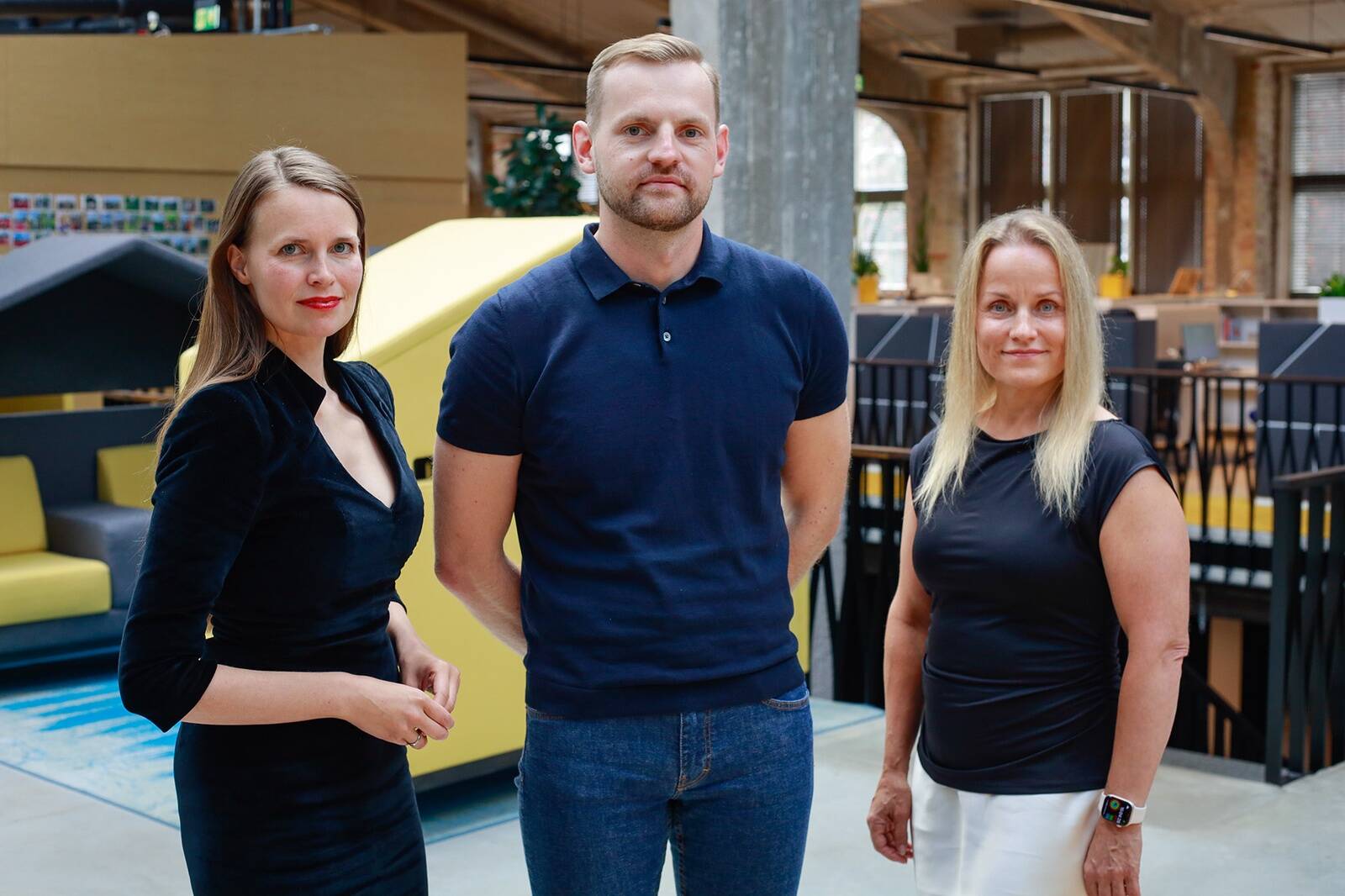 LHV investeerimispanganduse juht Maire Gustavson, saatejuht Oliver Ämarik, Soraineni ühingu- ja tööõiguse valdkonna juht Piret Jesse.