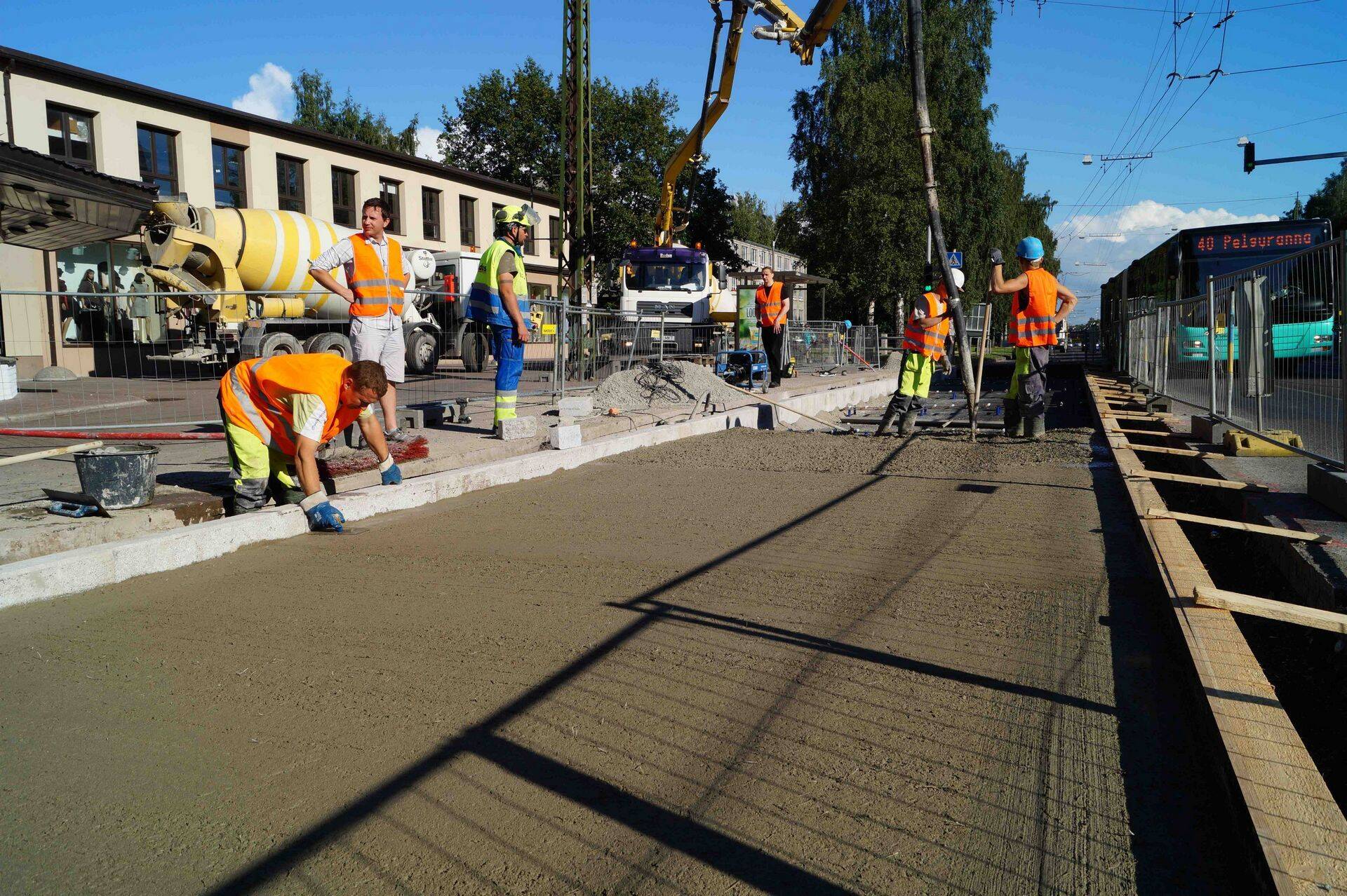 Betoonkattega bussitaskuid rajati Tallinna eelmisel suvel.
