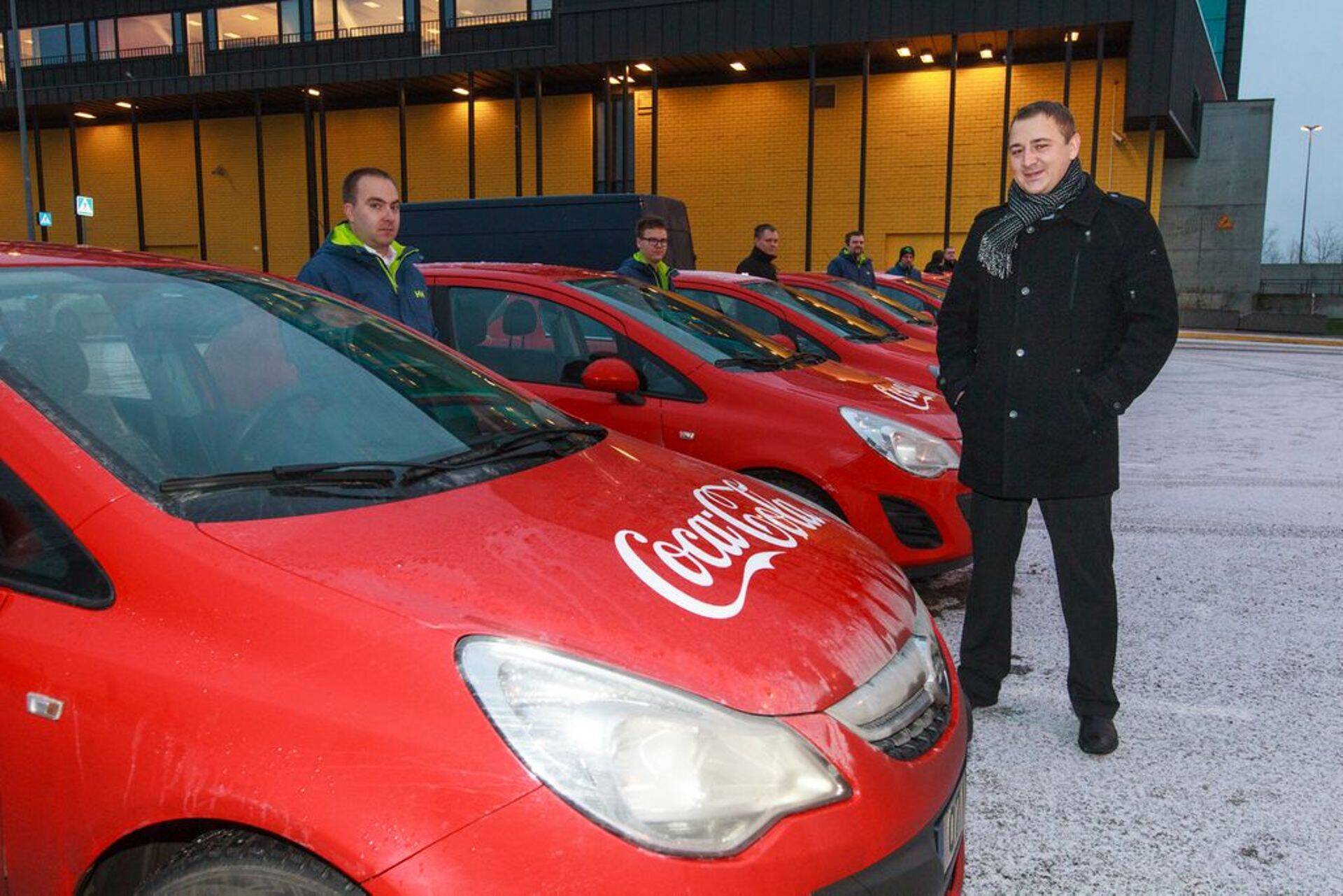 Coca-Colas jagavad kontoritöötajad ühisautot, kinnitas logistikajuht Jevgeni Rudkovski.