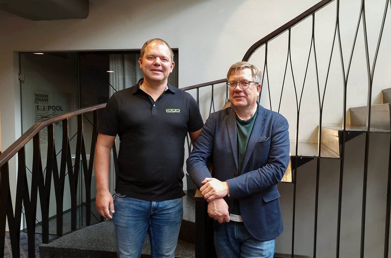 Logotrade’i asutaja Anti Saluneem ja saatejuht Hando Sinisalu vestlevad saates ärikingitustest.