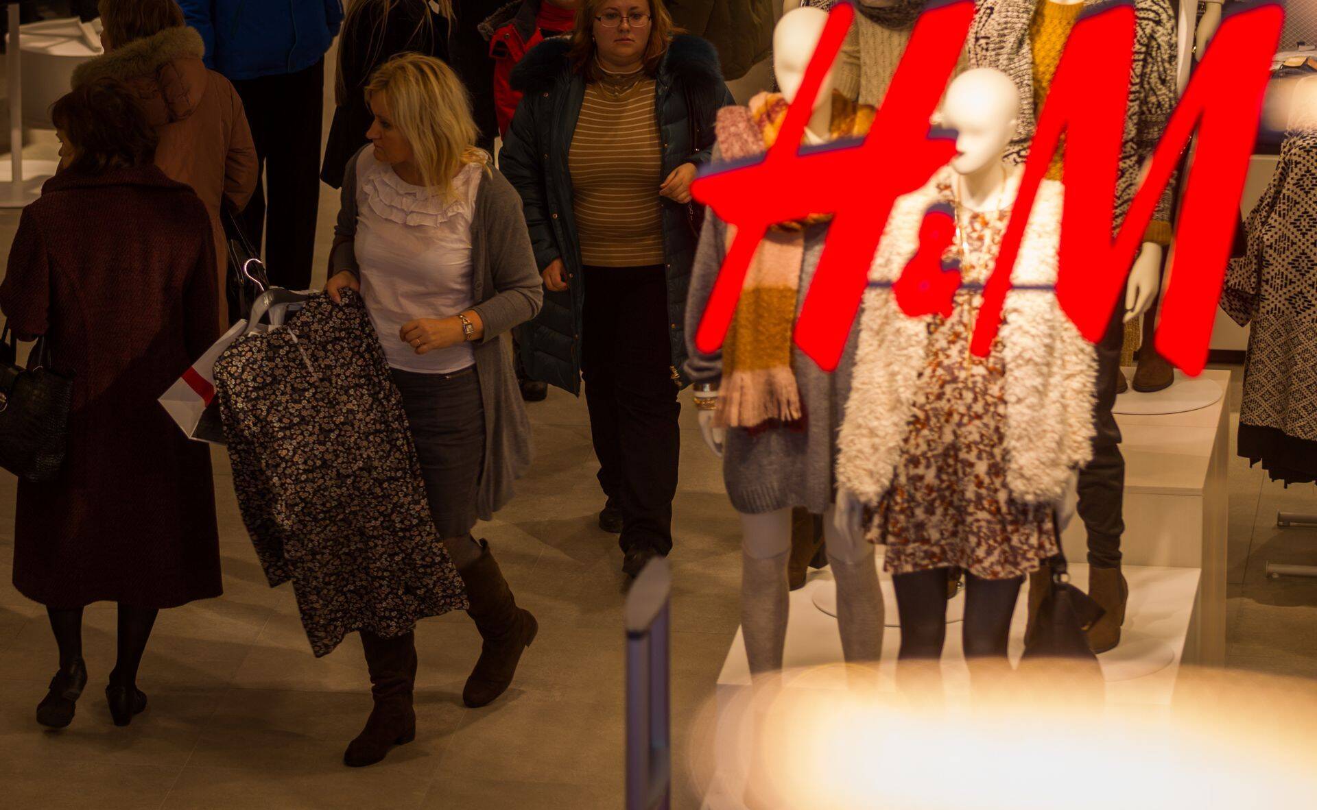 H&M toodab 80% oma jaevarudest ette ning laseb ülejäänud 20% turule aasta jooksul, sõltuvalt hetkel valitsevatest turutrendidest.