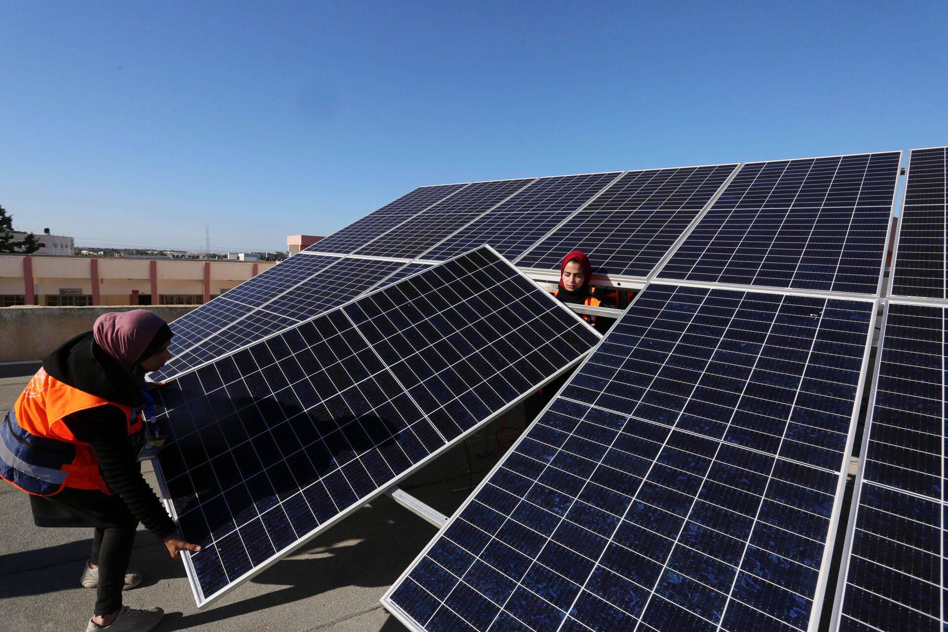 Nõudlus päikesepaneelide järele on järjest kasvamas ning hiljutine korrektsioon pakub head ostukohta.
