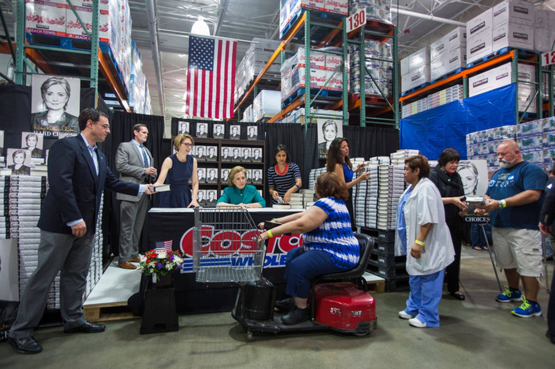 Costco's toimus Hillary Clintoni raamatuesitlus