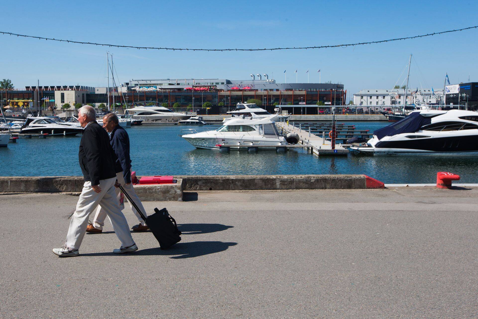 Жители Финляндии стали меньше приезжать в Эстонию