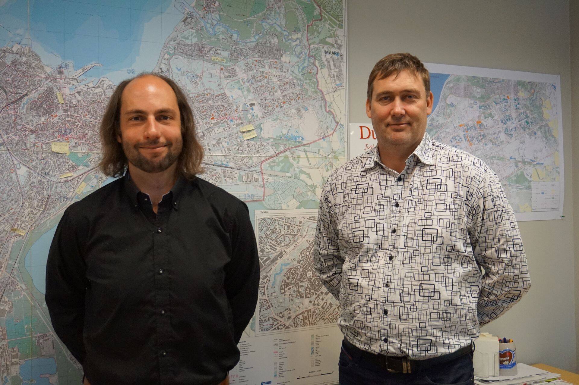 Kogu Tallinn on meie, viskavad HKP tegevjuht Mati Mäe (vasakul) ja ettevõtte omanik Ergi Enok nalja.