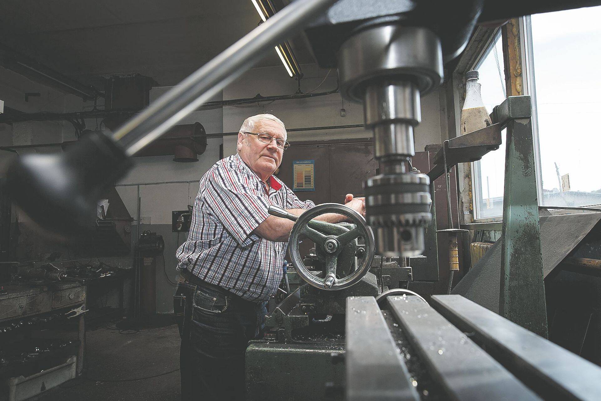 Kodualevikus Kaiul metallitööfirma Kaiu EKO Metall käima tõmmanud Olavi Kold.