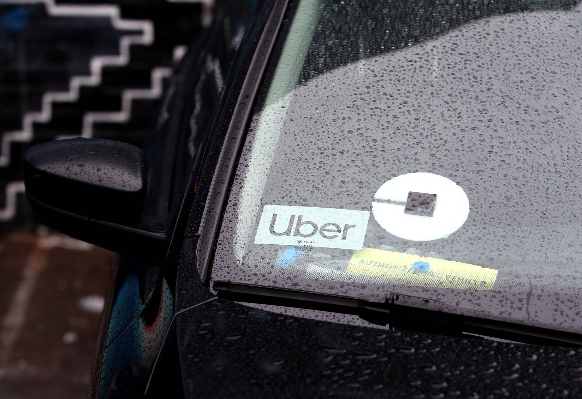 Uberi logo auto peal San Franciscos USA-s.