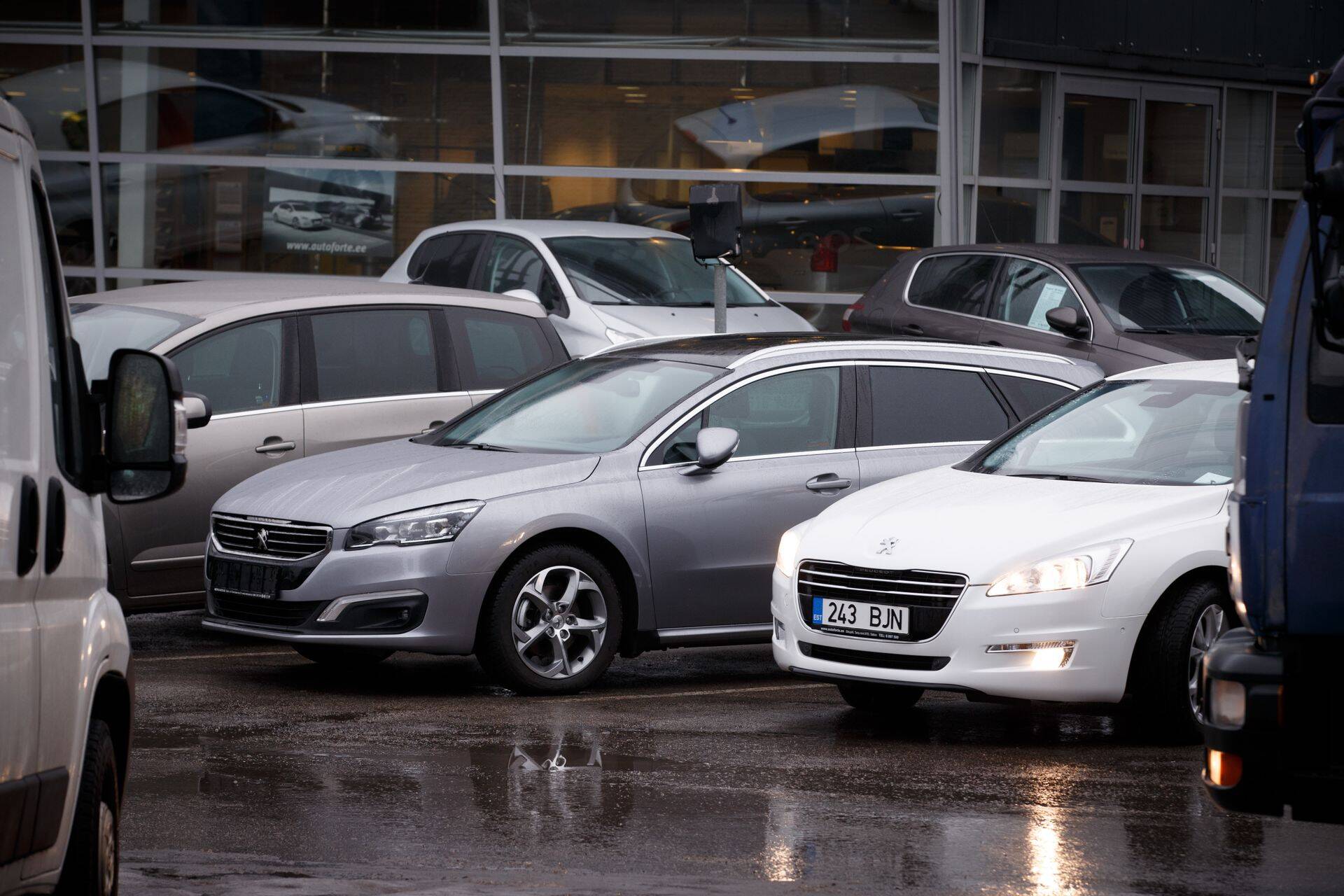 По словам эксперта, мощности автопроизводителей сейчас ориентированы на электромобили.